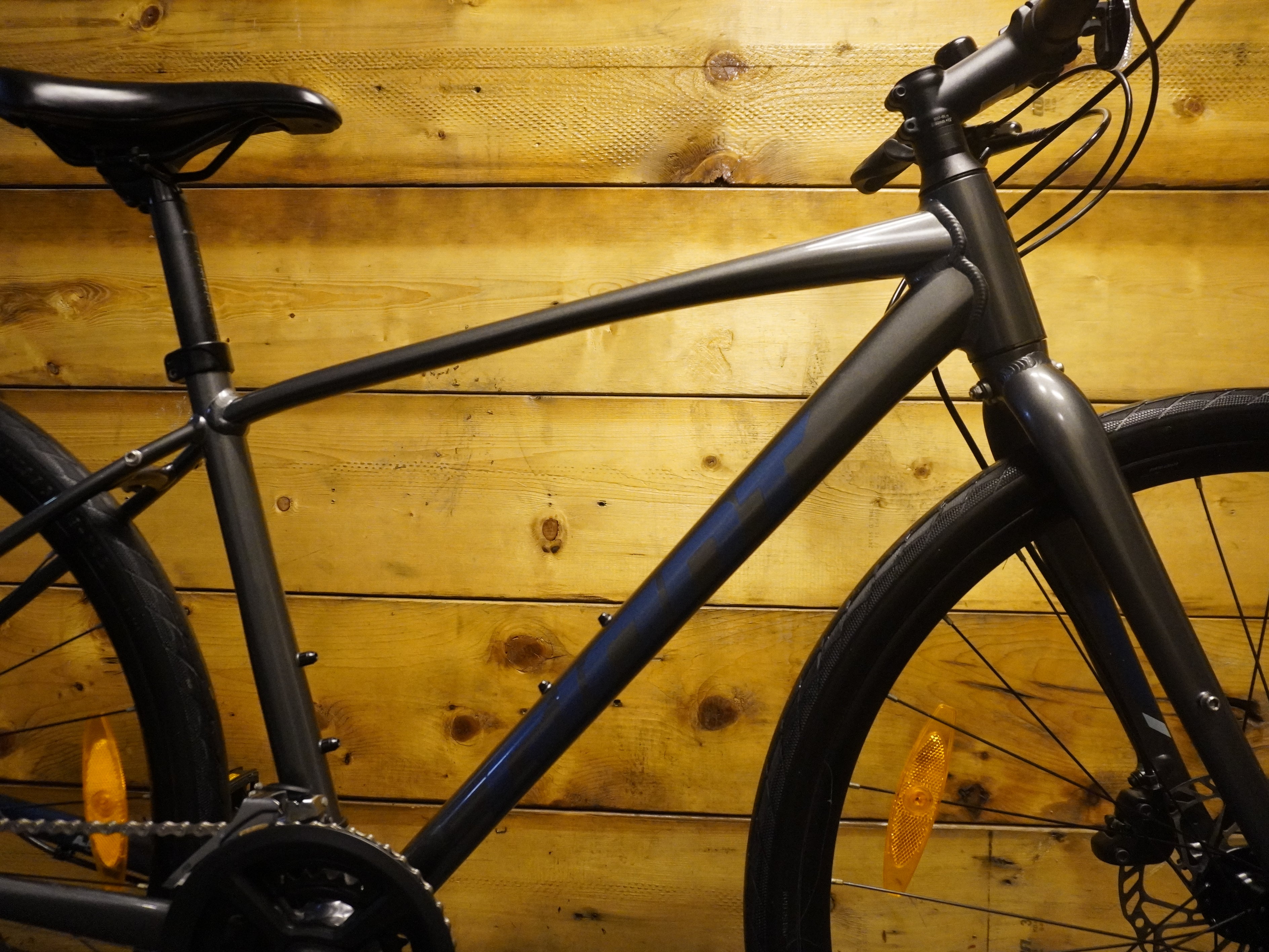 Giant Escape 2 Hybrid Bike