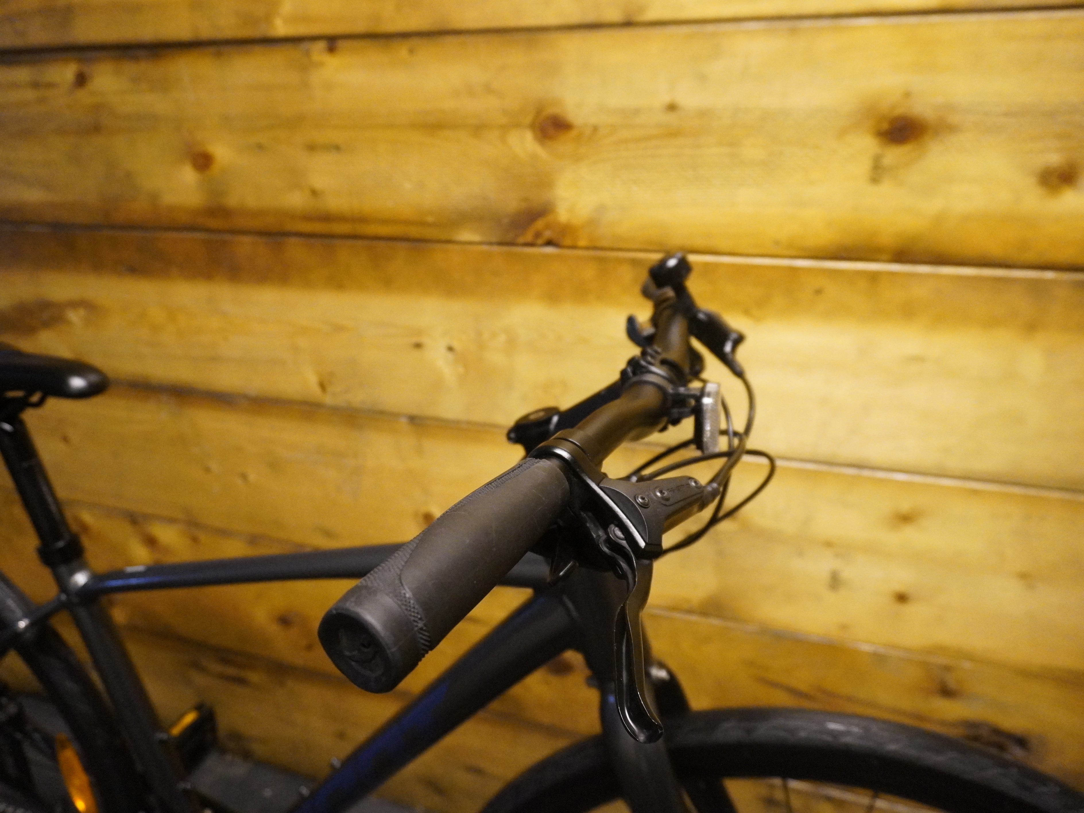 Giant Escape 2 Hybrid Bike