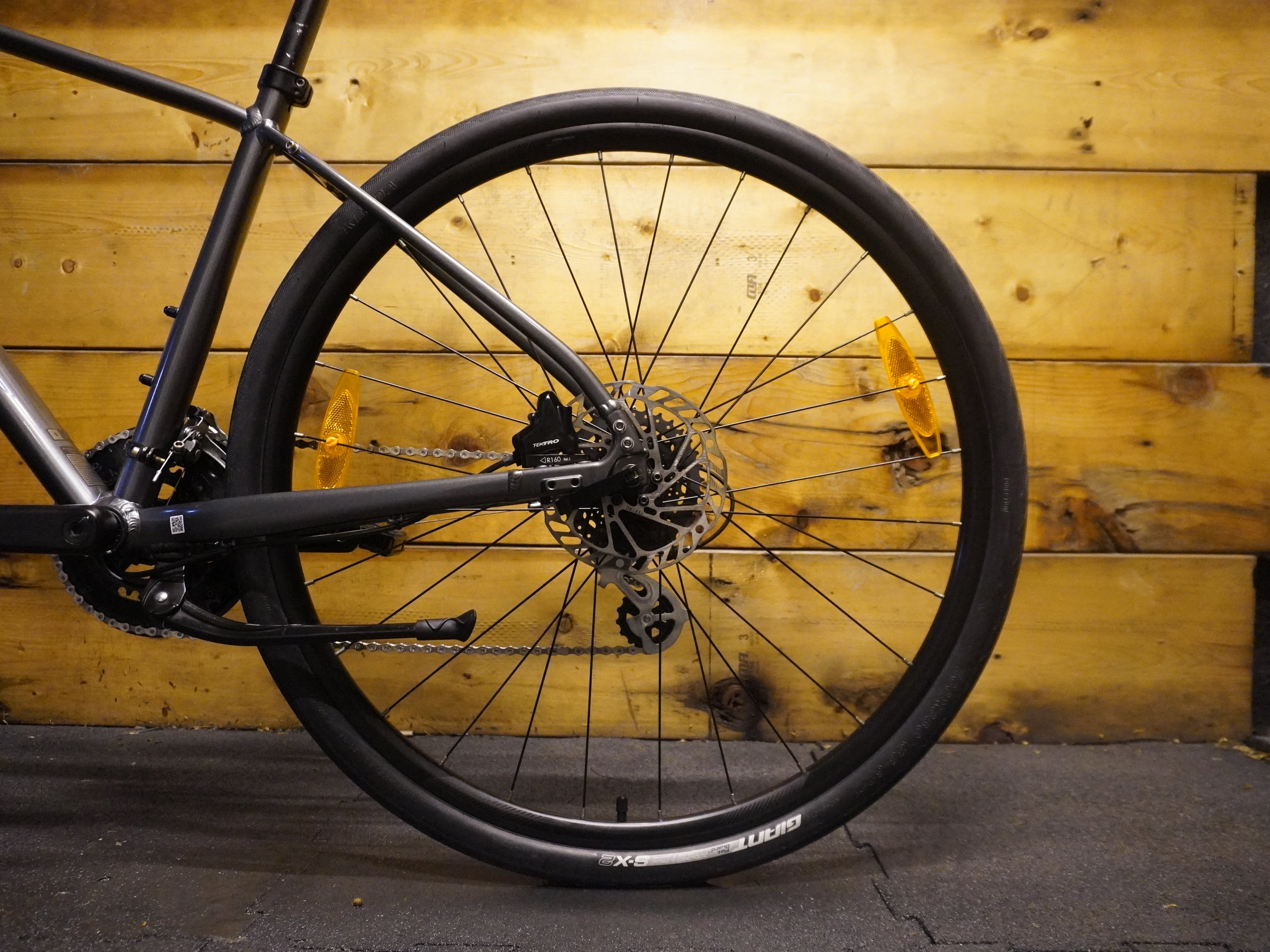 Giant Escape 2 Hybrid Bike