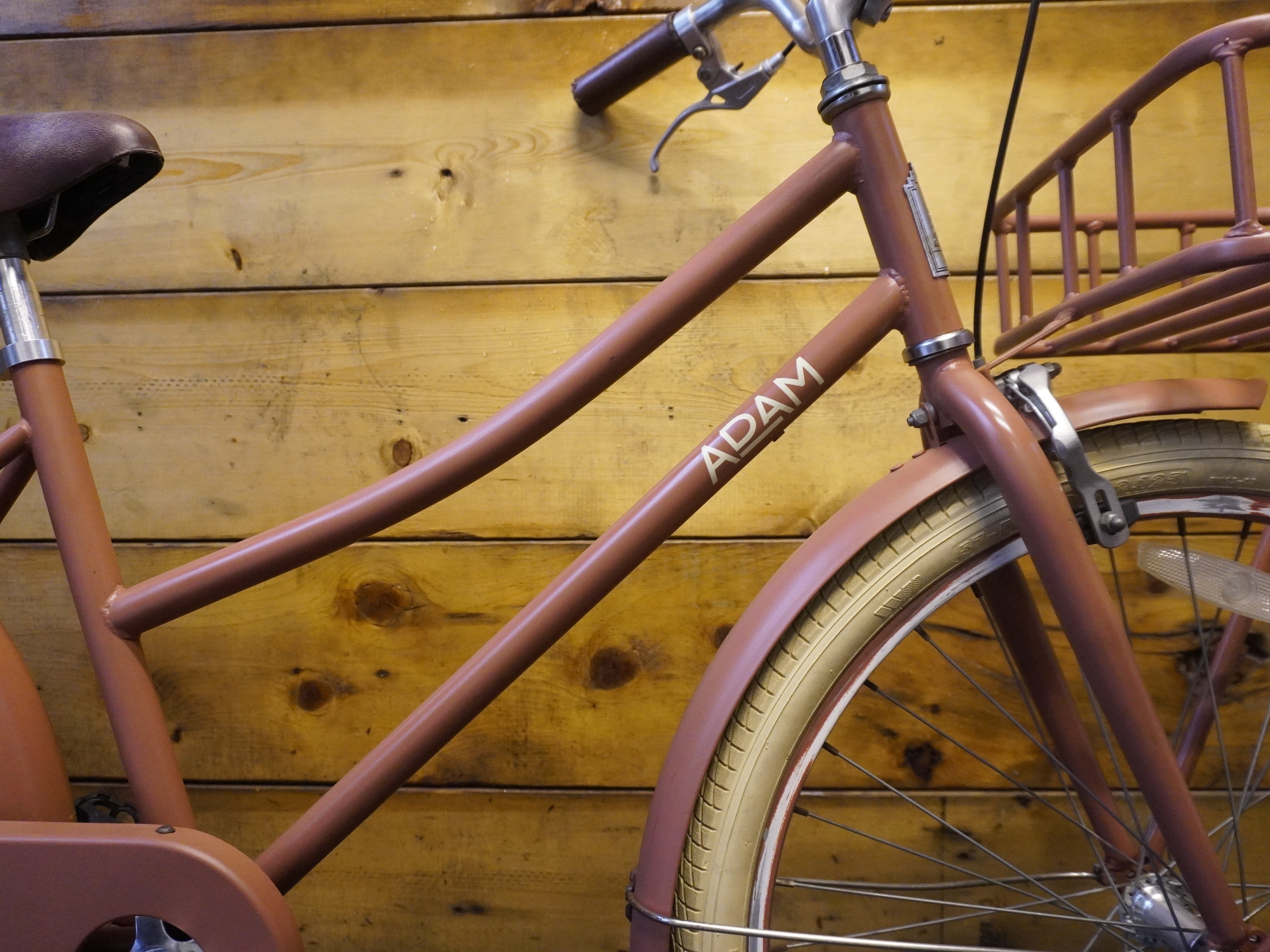 The Short Adam 24 City Bike