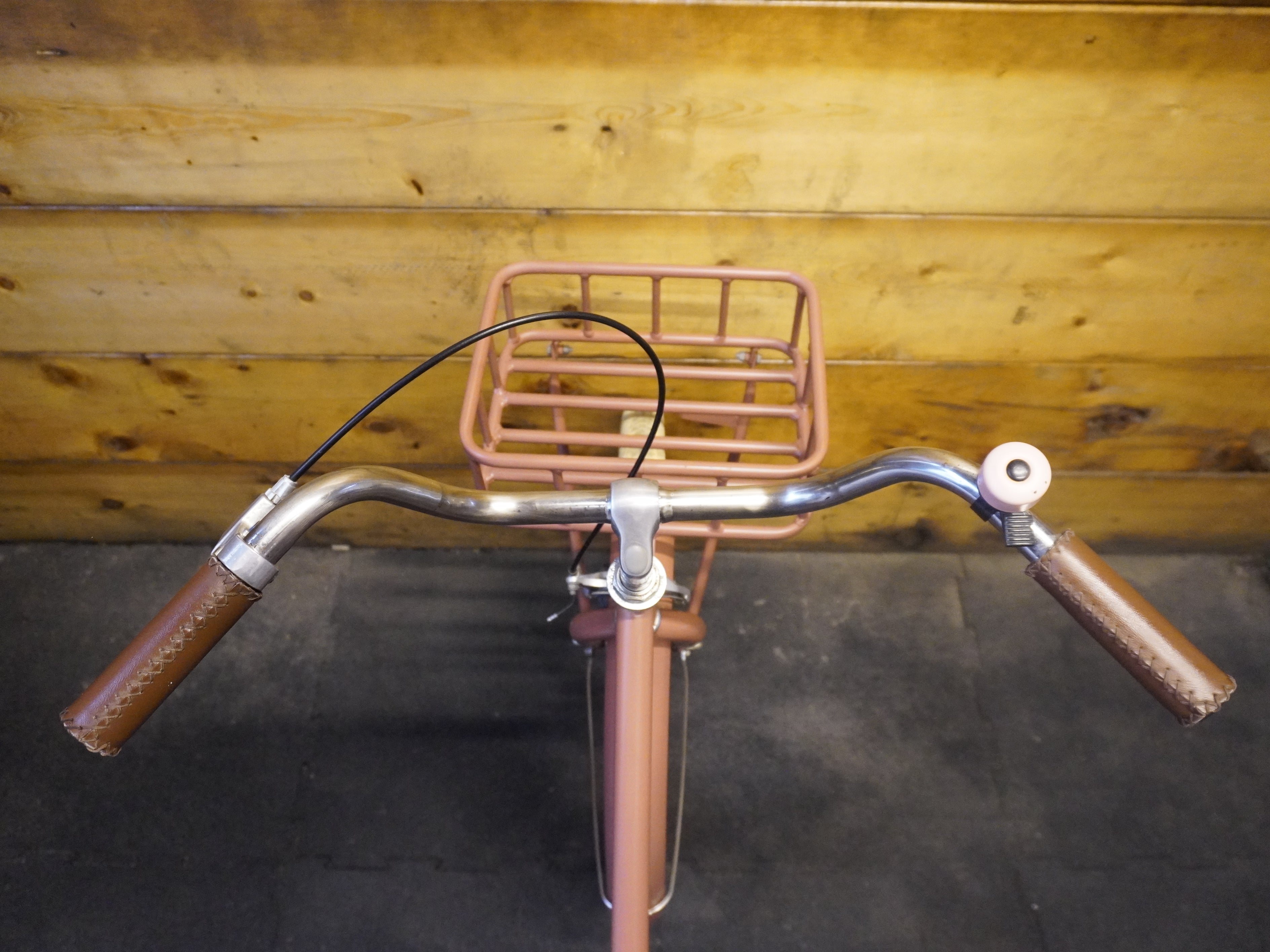 The Short Adam 24 City Bike