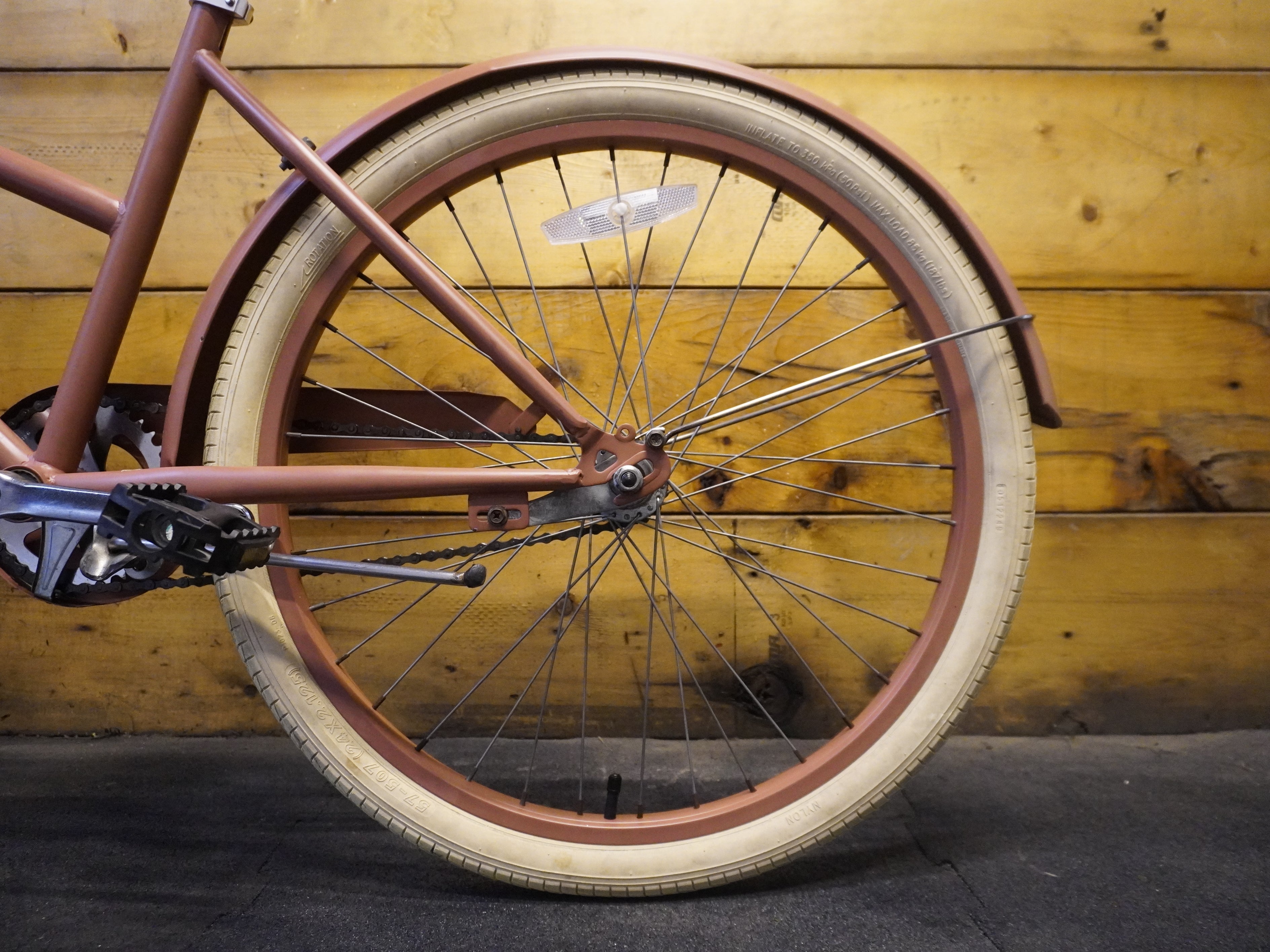 The Short Adam 24 City Bike