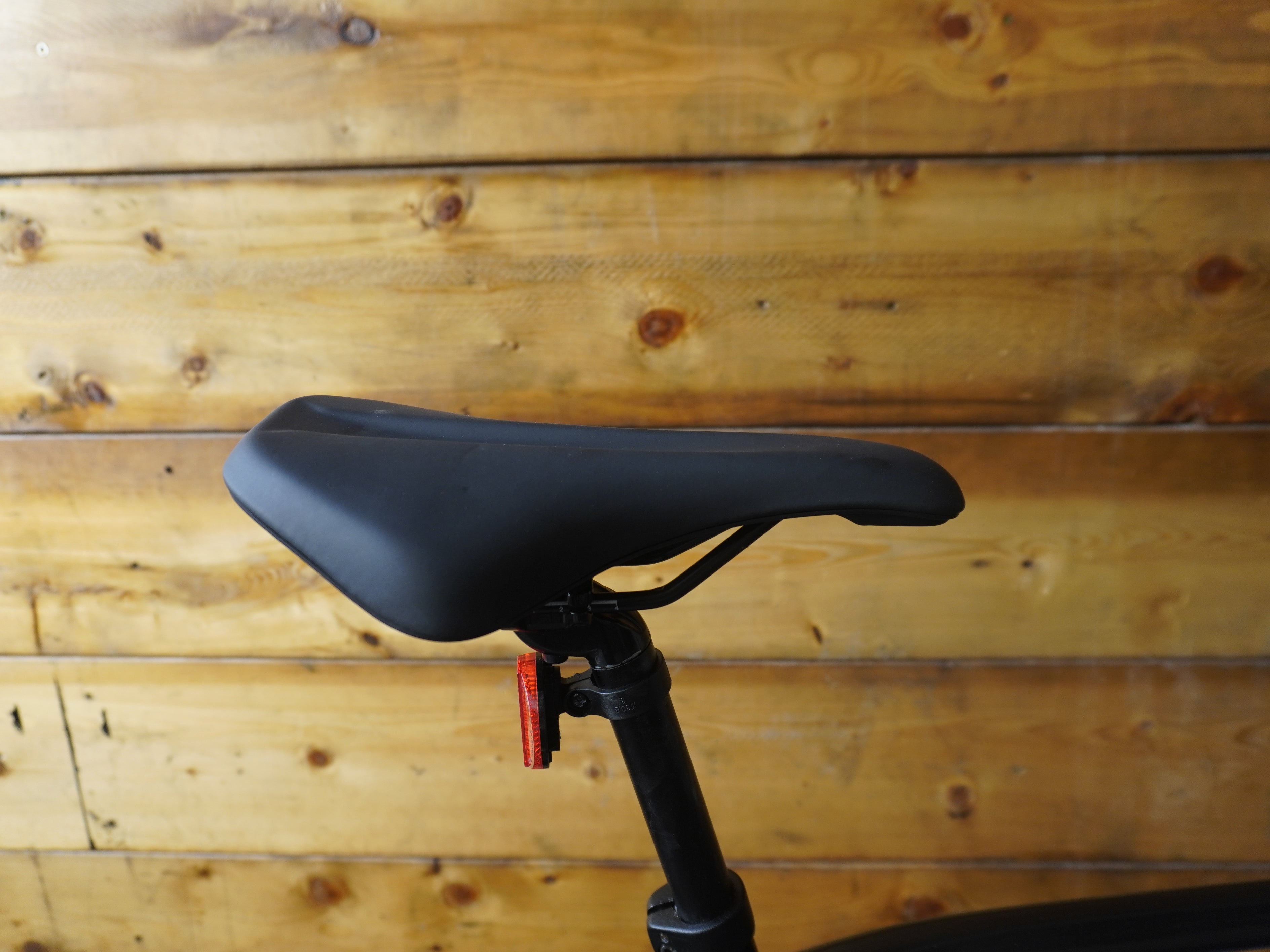 RENT Giant Escape 2 Hybrid Bike