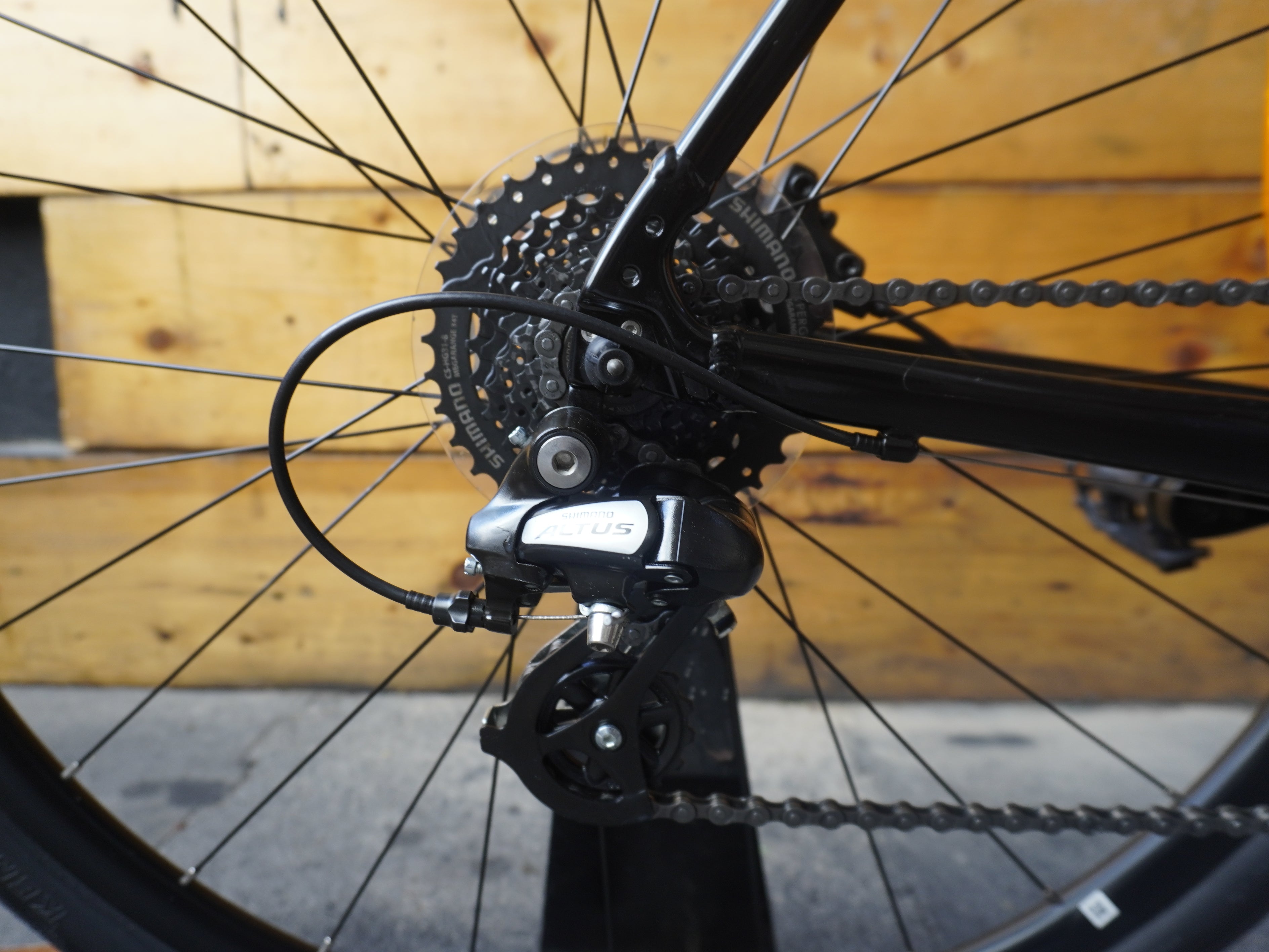 RENT Giant Escape 2 Hybrid Bike