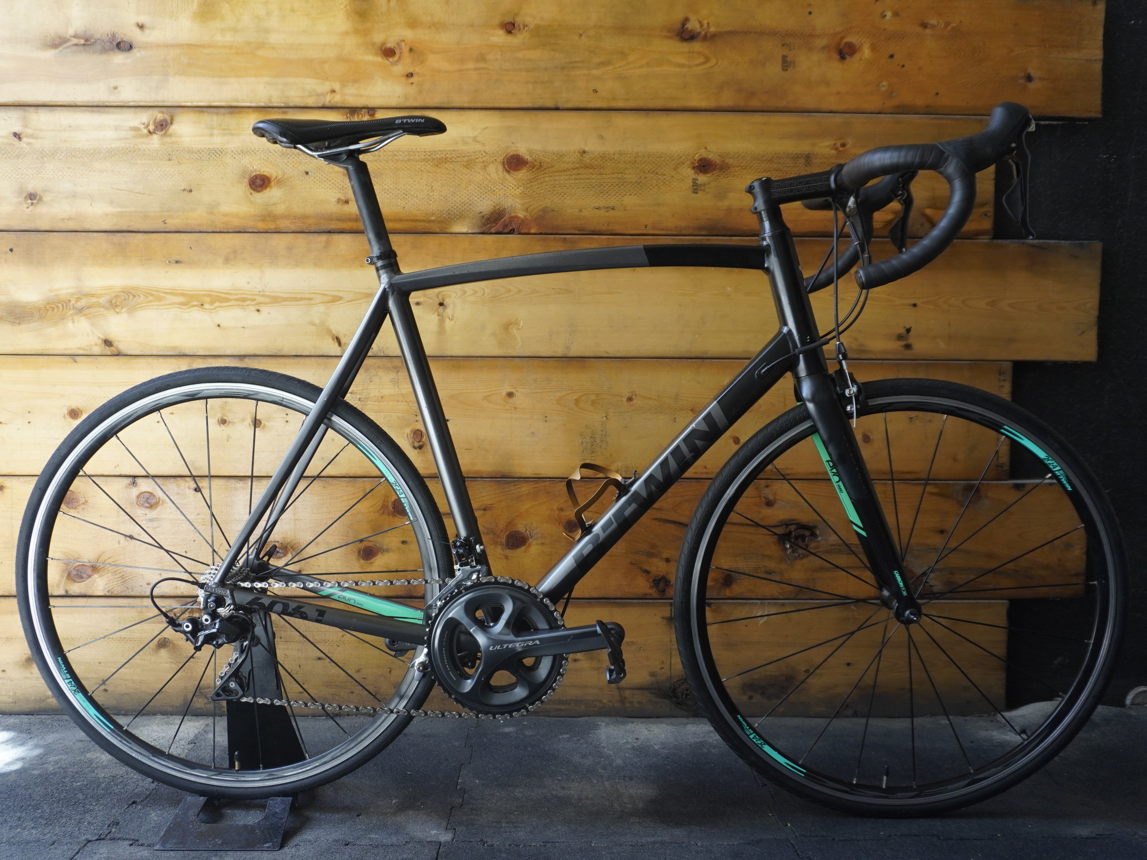 RENT B'Twin Ultra AF Road Bike