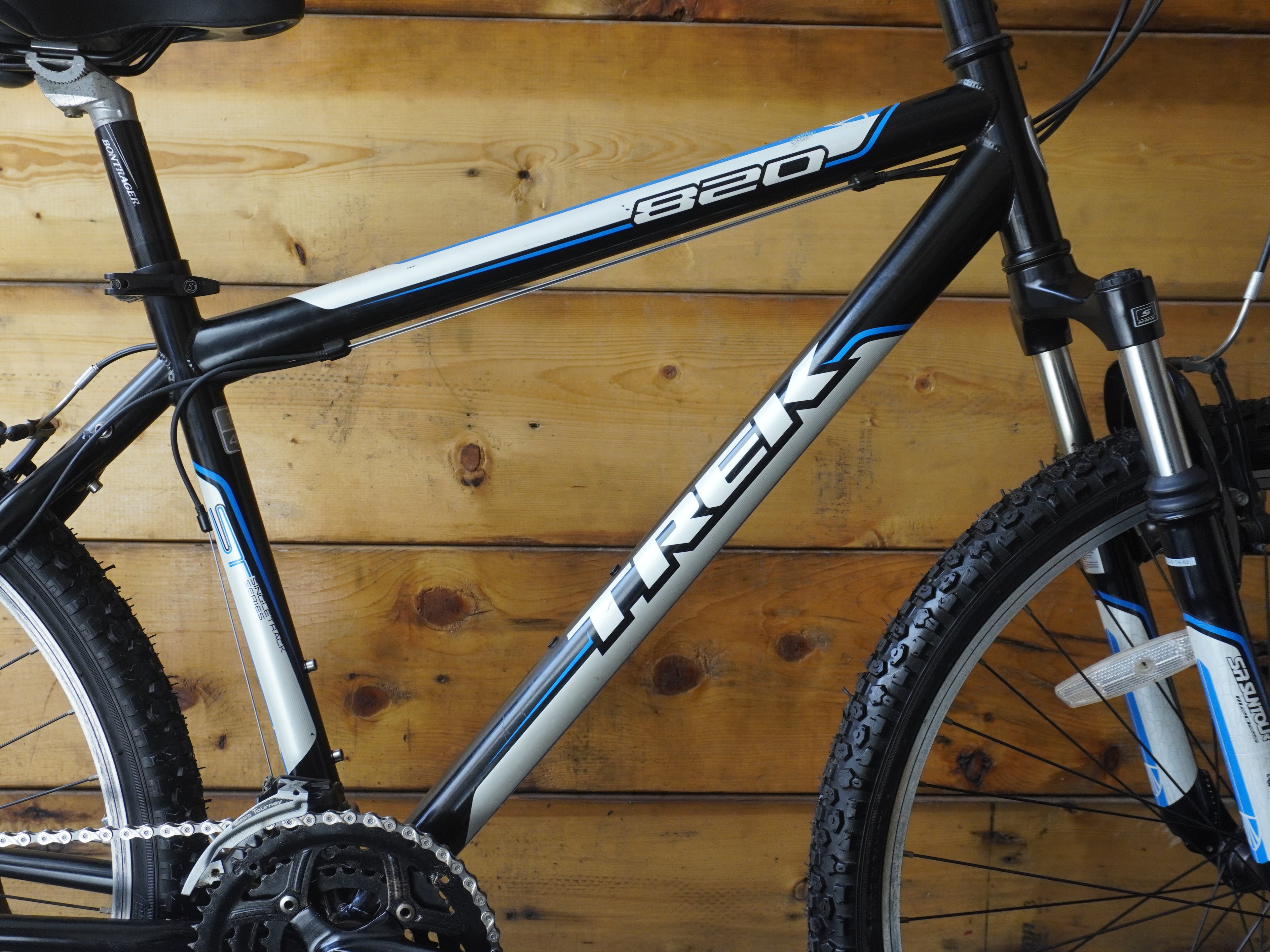 RENT Trek 820 Mountain Bike