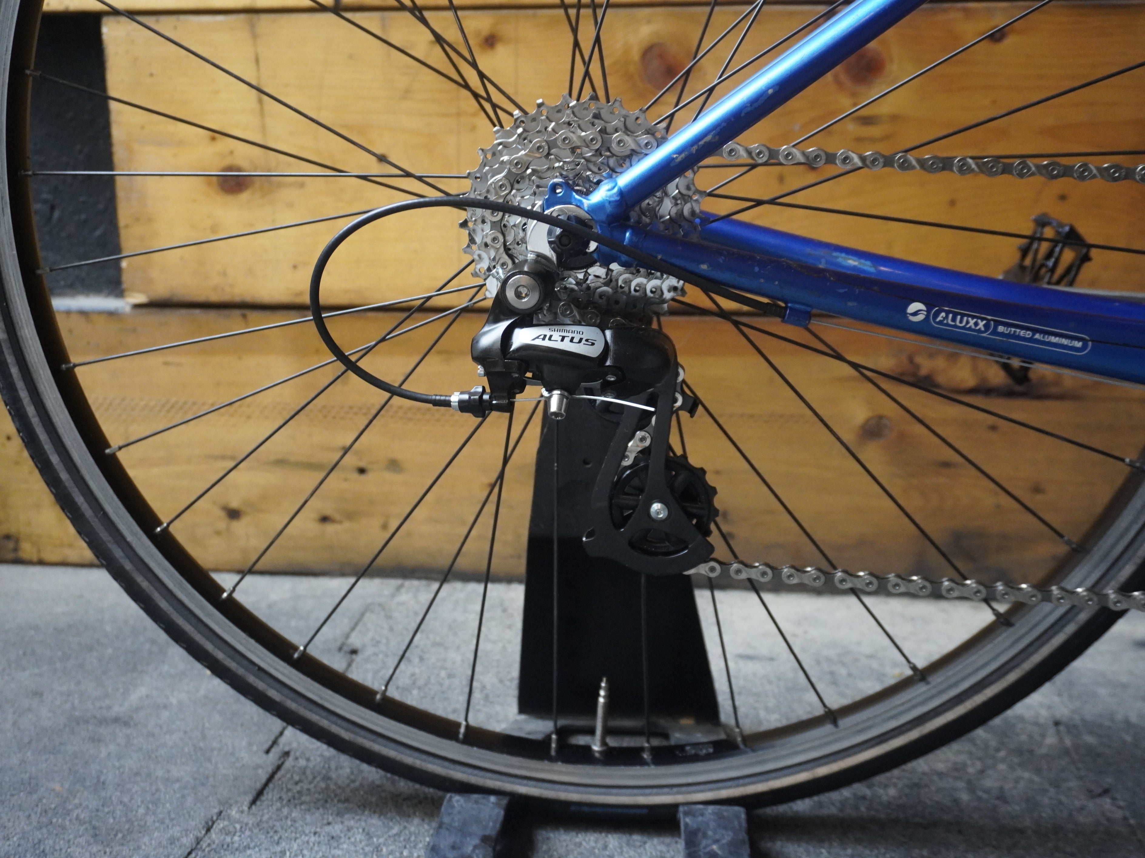 Giant R3 Hybrid bike