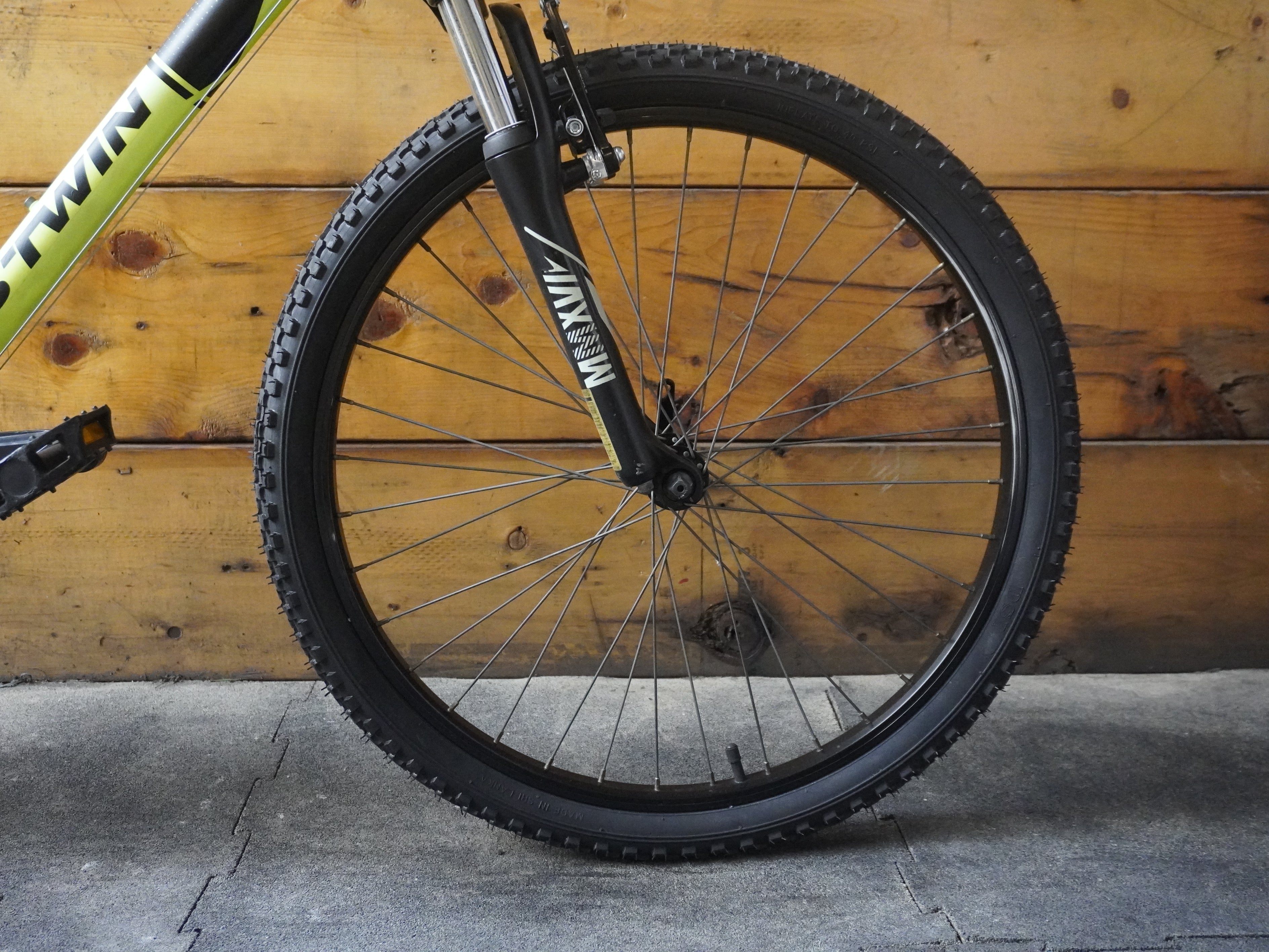 B-Twin RockRider 500 Kids Bike