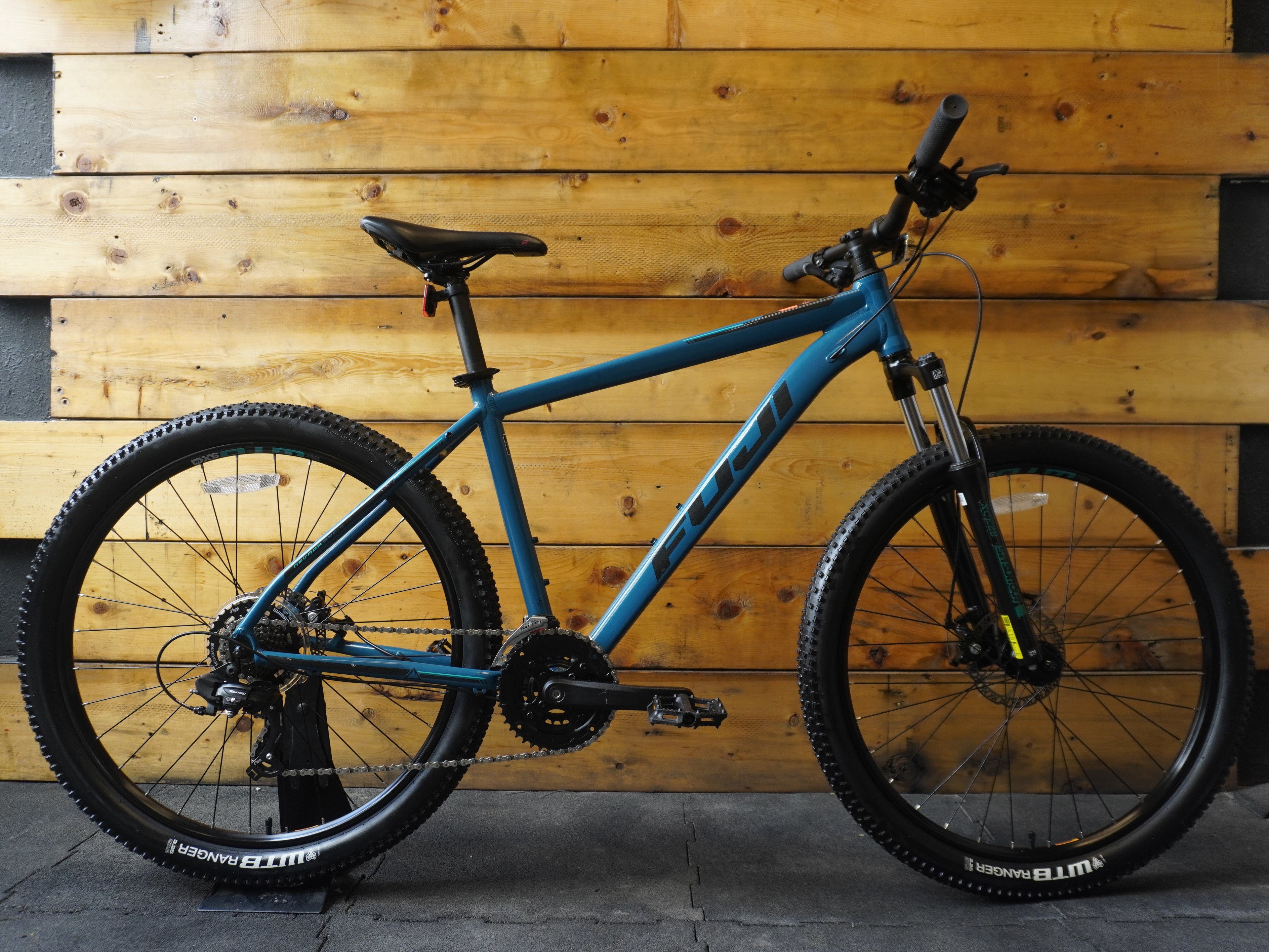 RENT Fuji Nevada One.9 Mountain Bike
