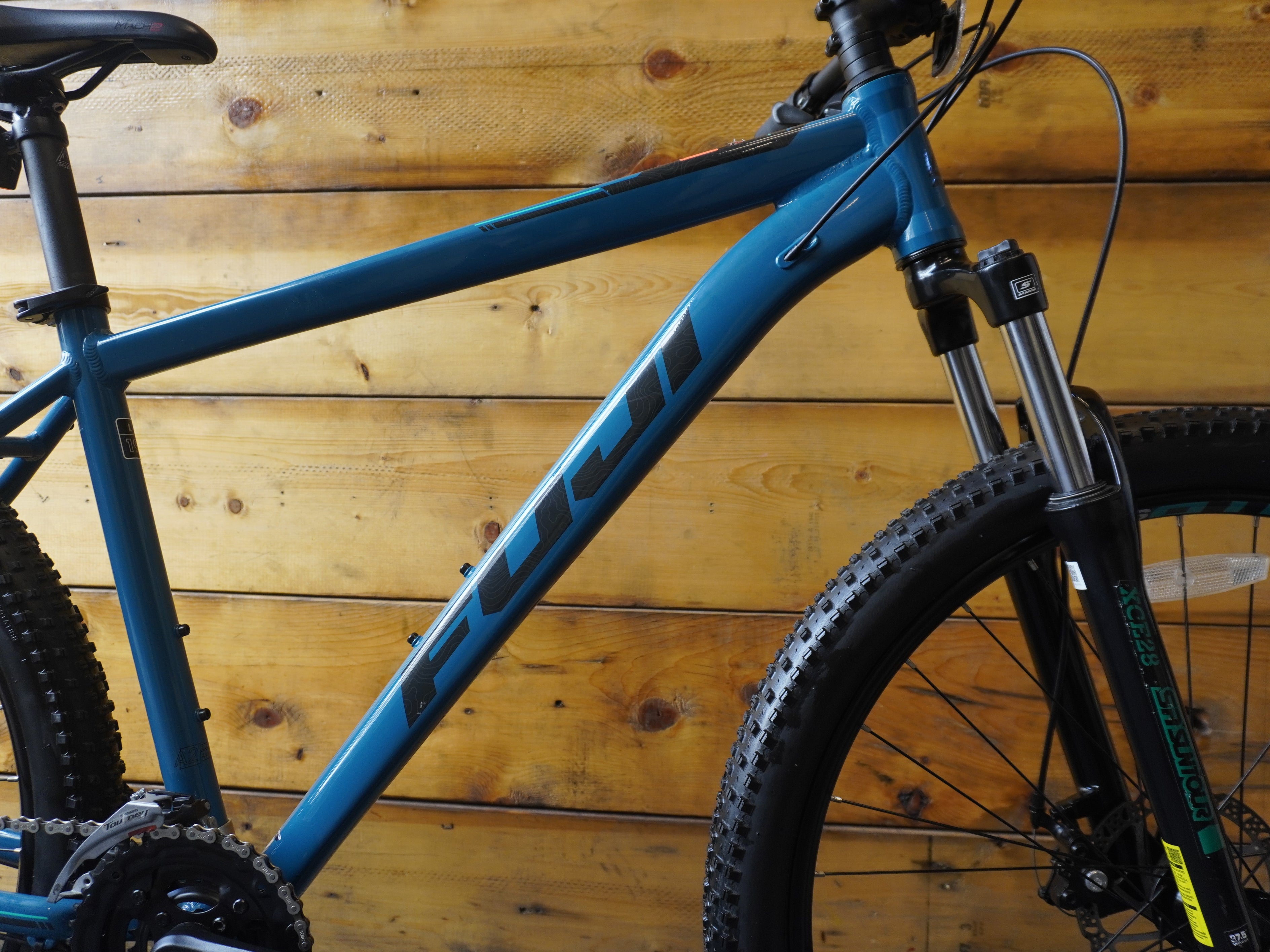 RENT Fuji Nevada One.9 Mountain Bike