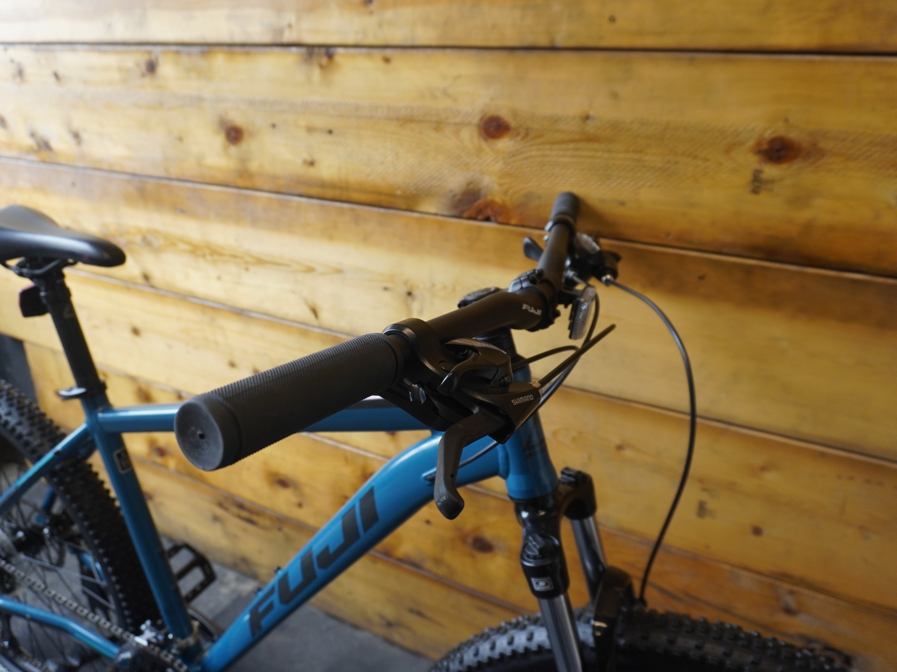 RENT Fuji Nevada One.9 Mountain Bike