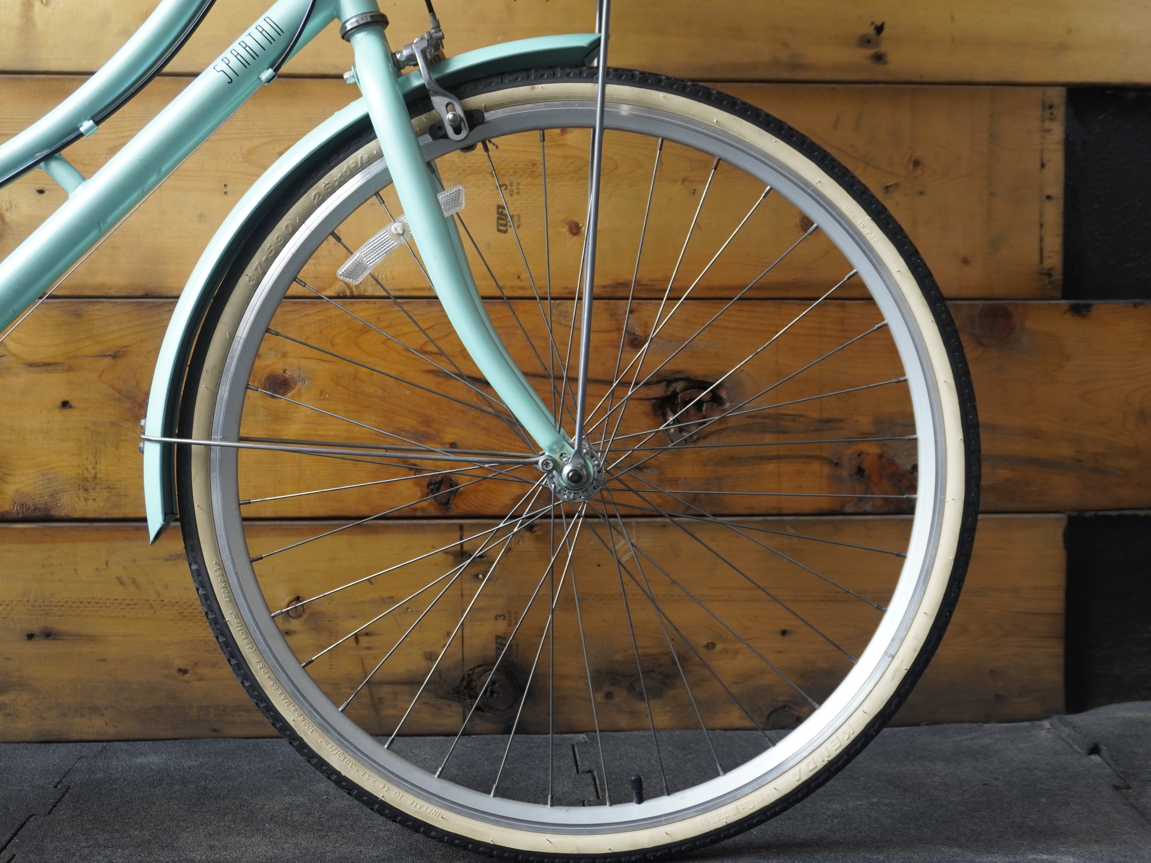 RENT Spartan 24" Platinum City Bike