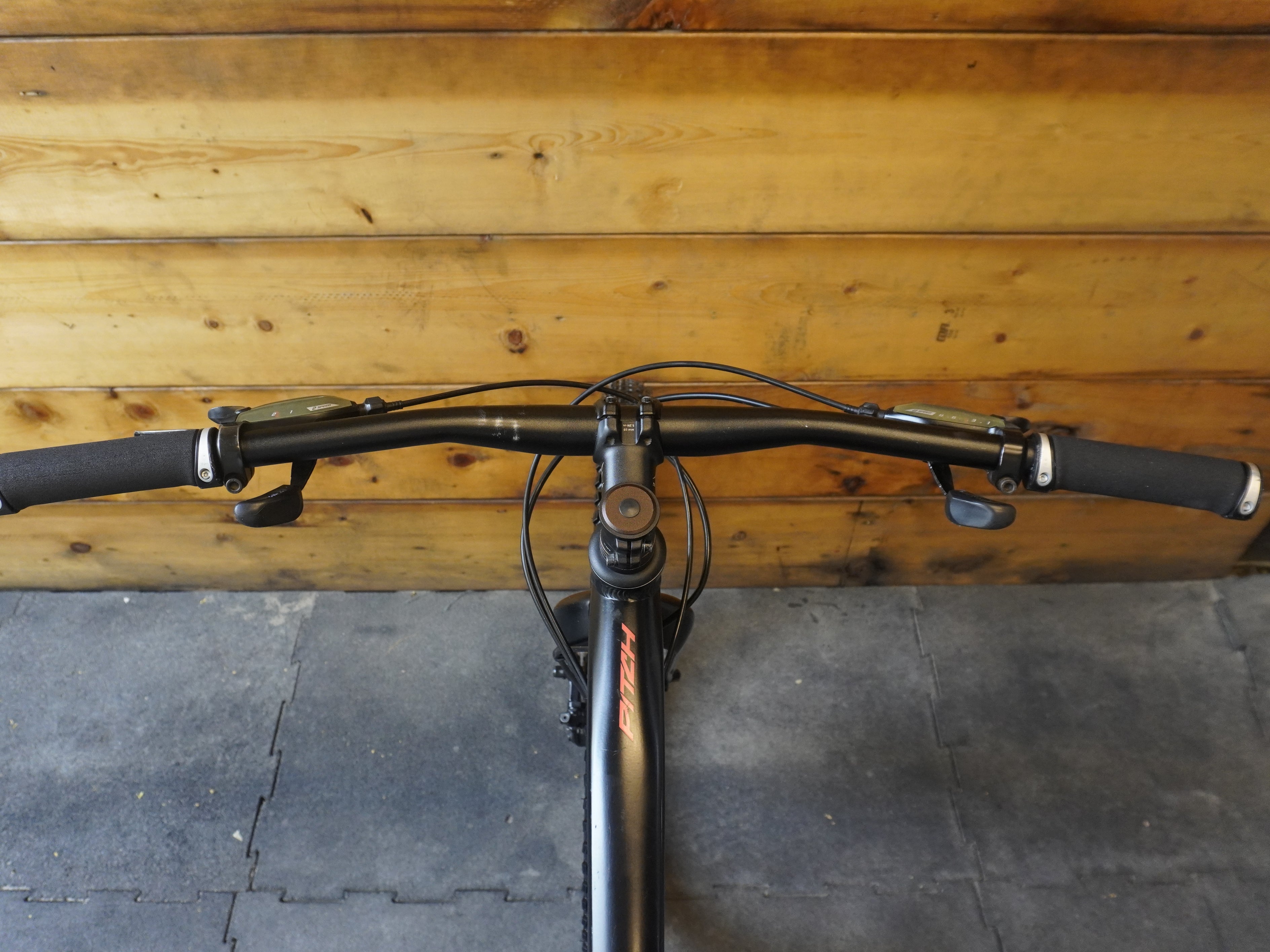 Specialized Pitch 27.5 Mountain Bike