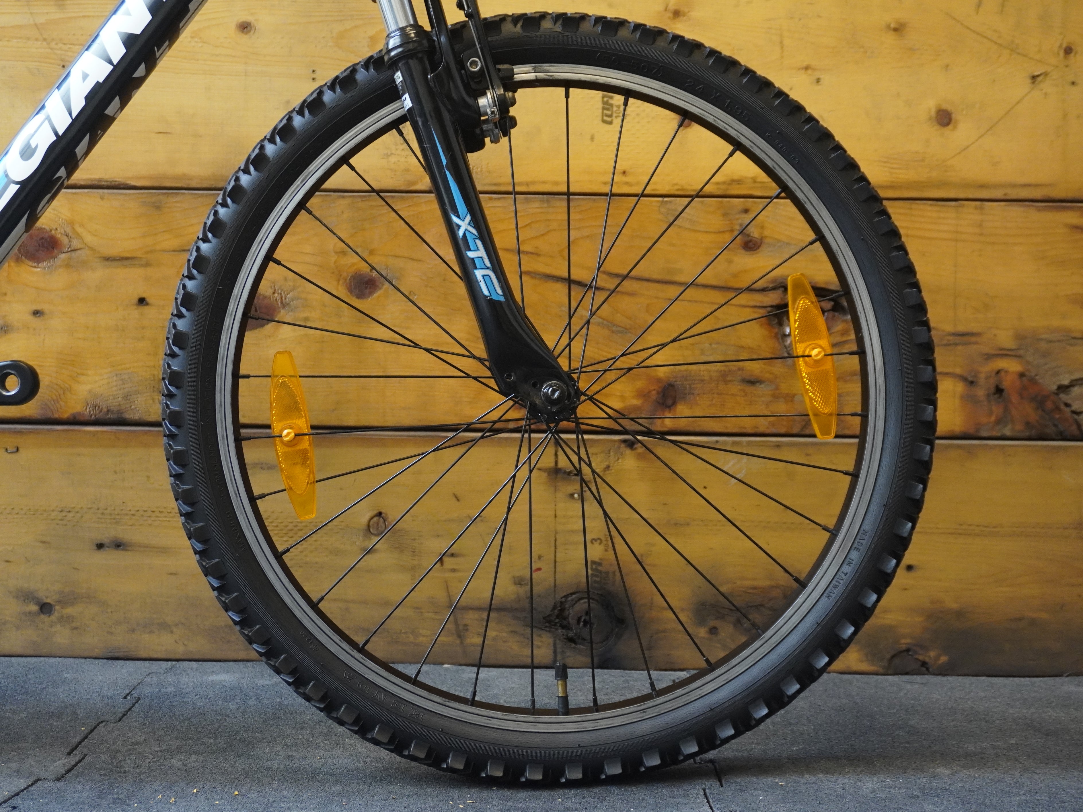 Giant XTC JR 2 24" Kids Bike