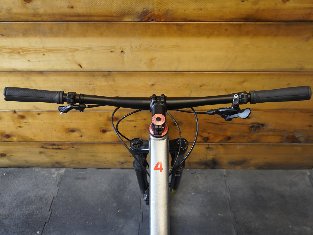 Trek Marlin 4 Mountain Bike