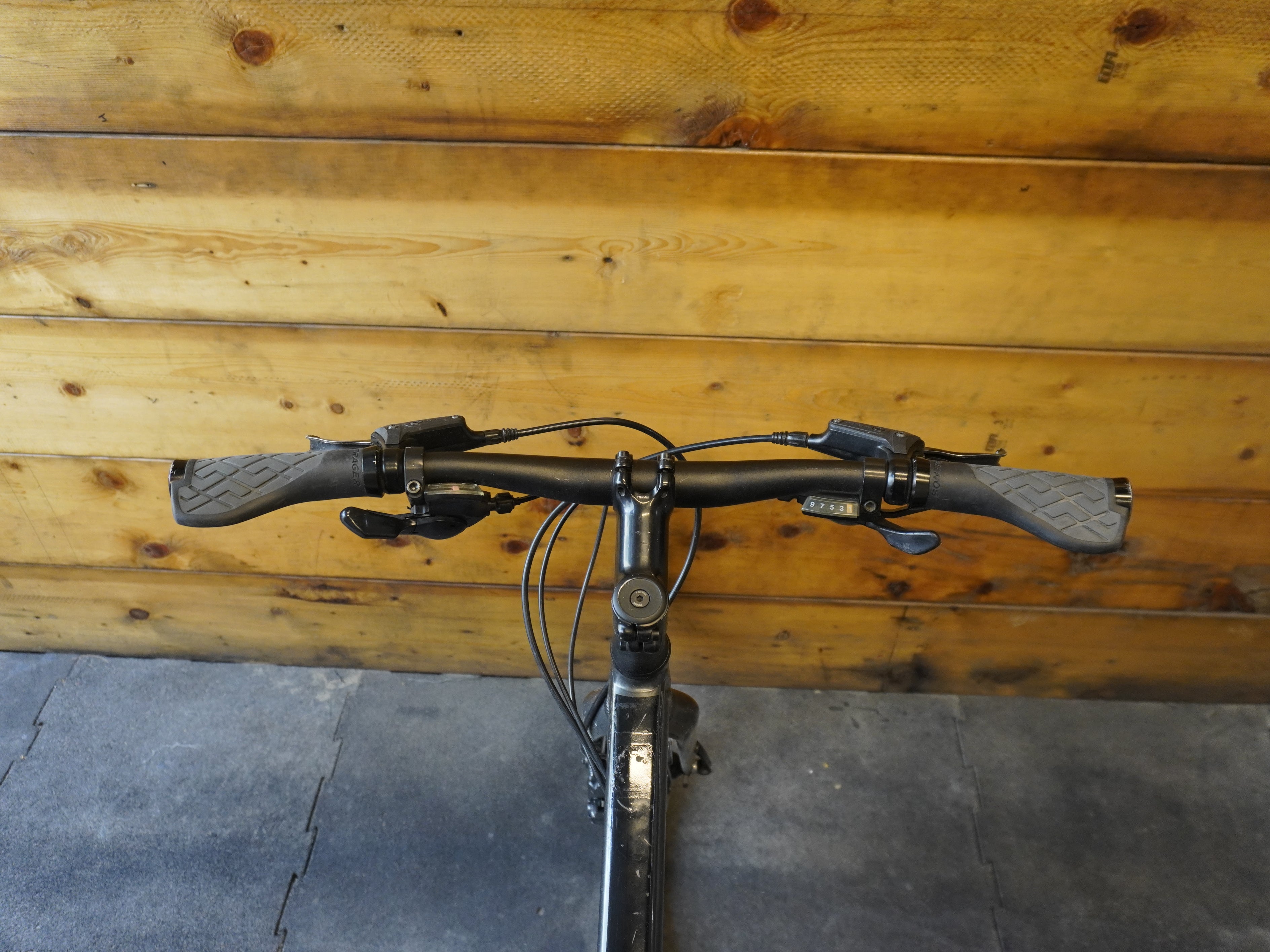 RENT Trek FX2 Hybrid Bike