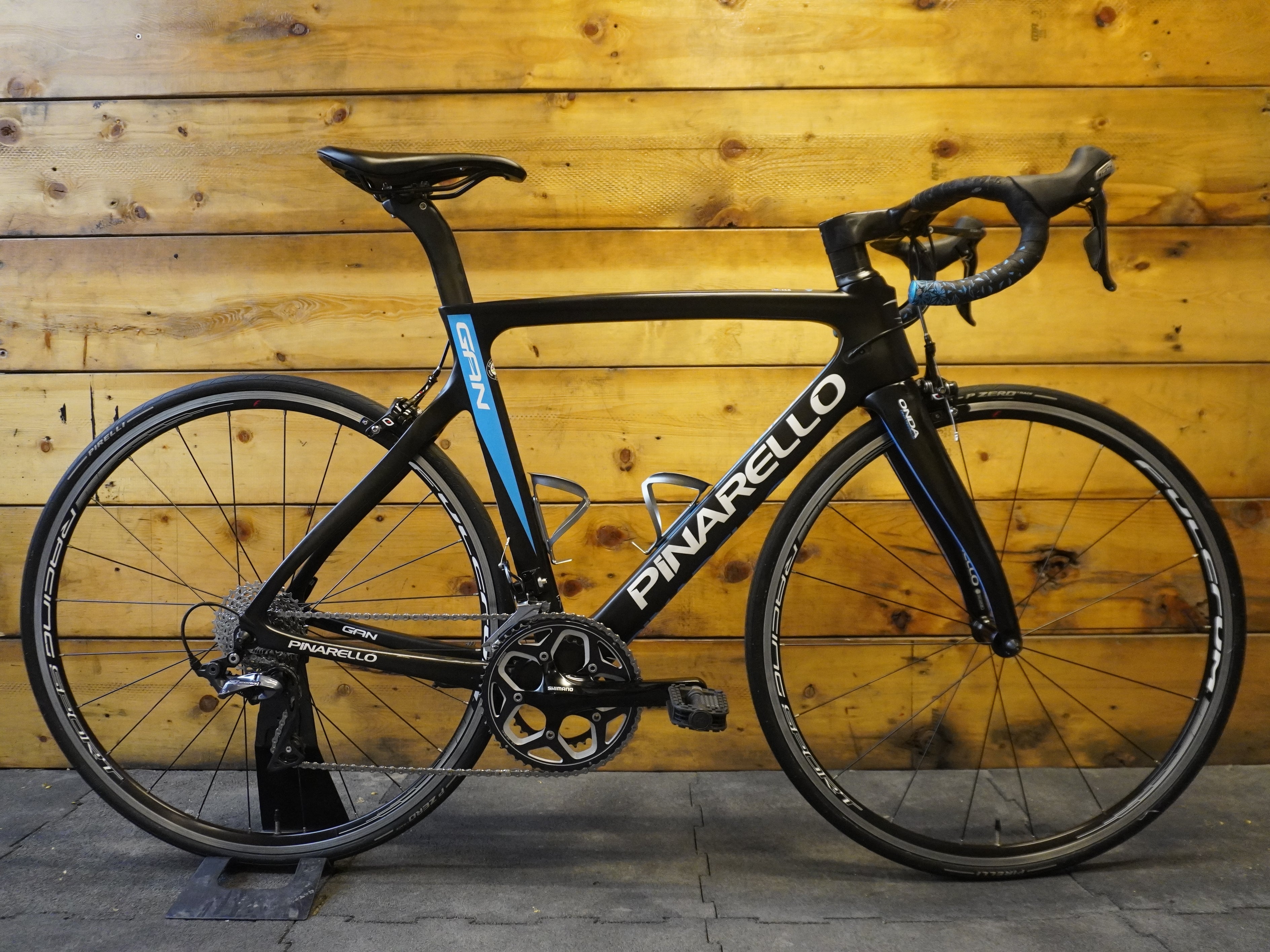 RENT Pinarello Gan Road Bike