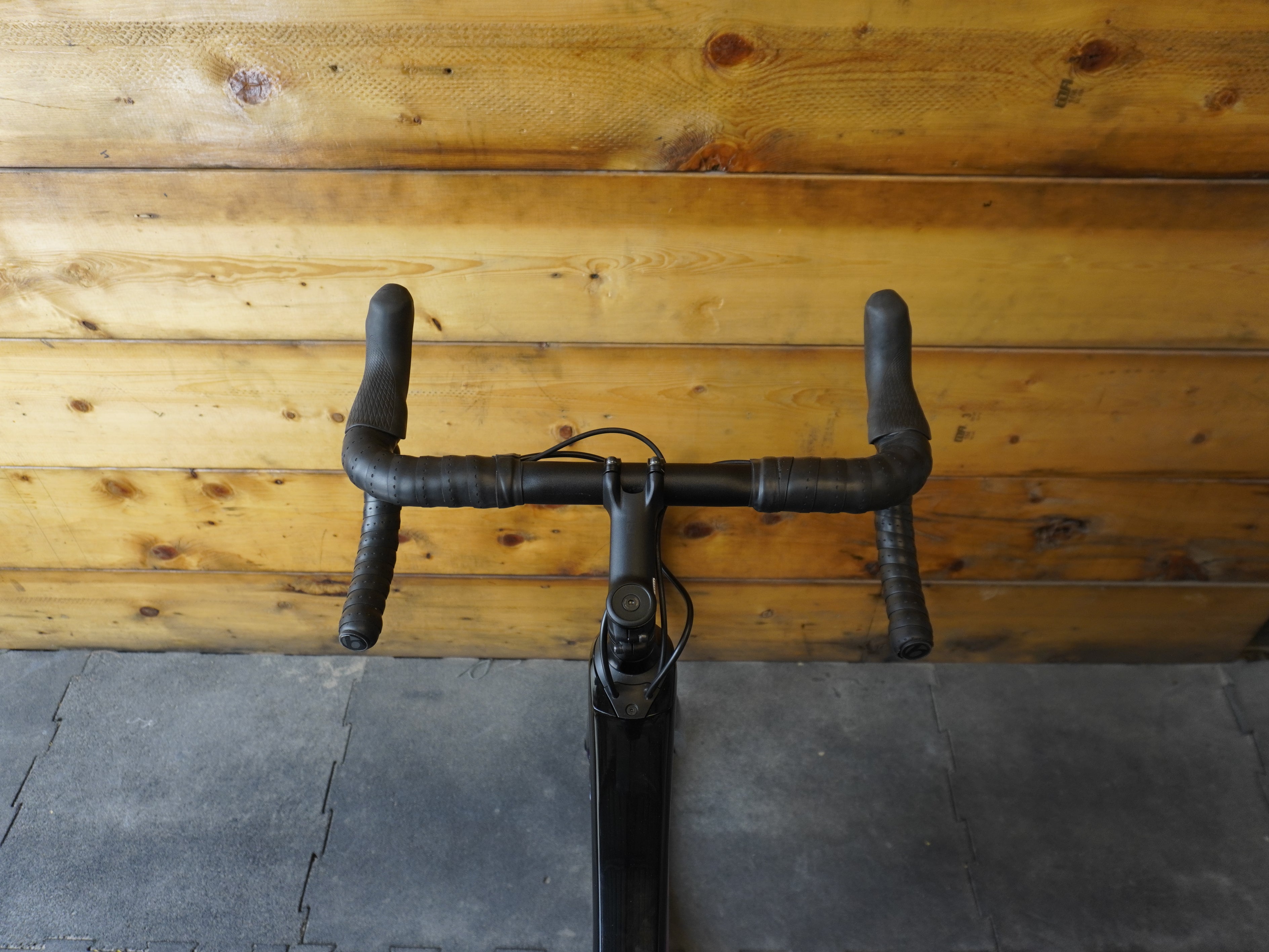 RENT Trek Domane Sl 6 Road Bike