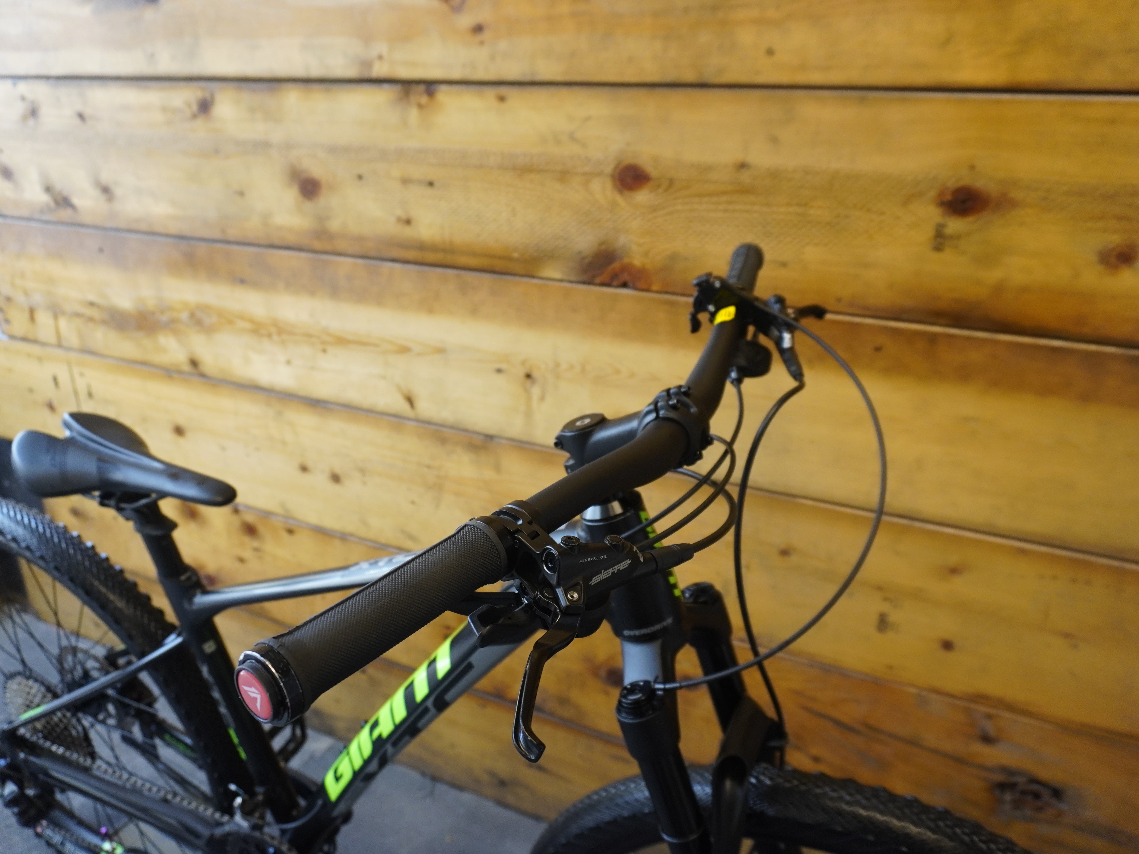 RENT Giant XTC SLR 2 Mountain Bike