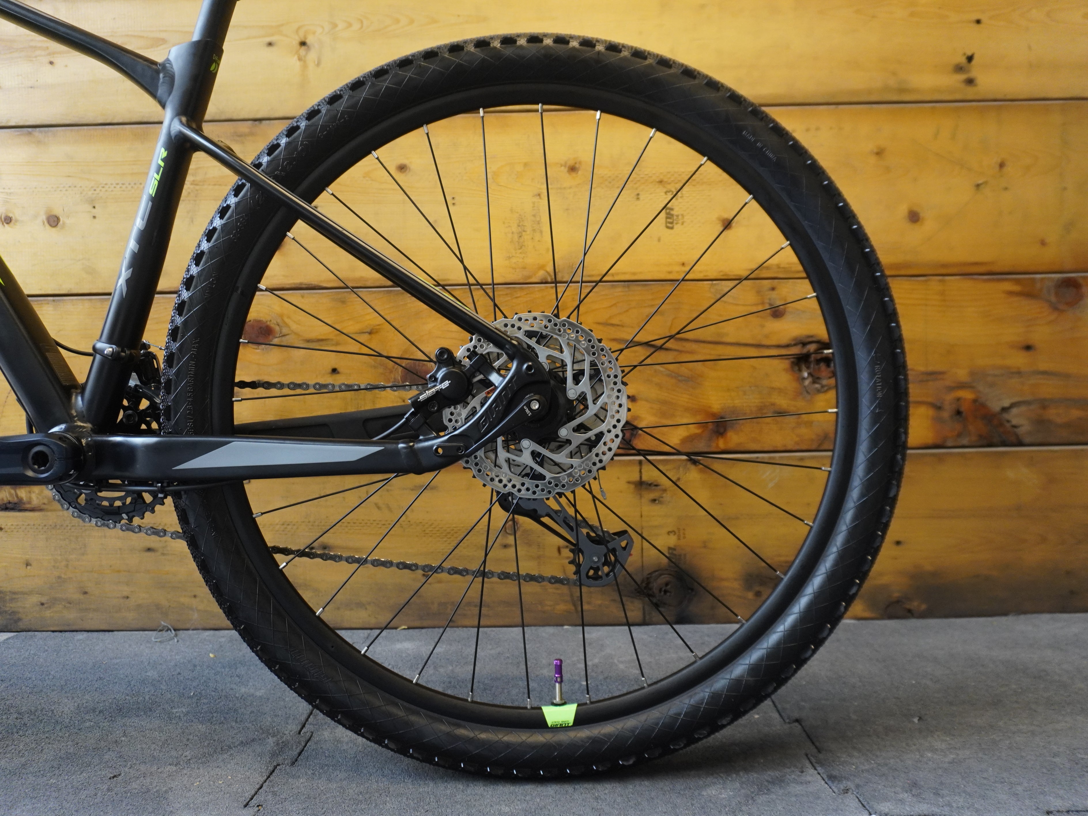 RENT Giant XTC SLR 2 Mountain Bike