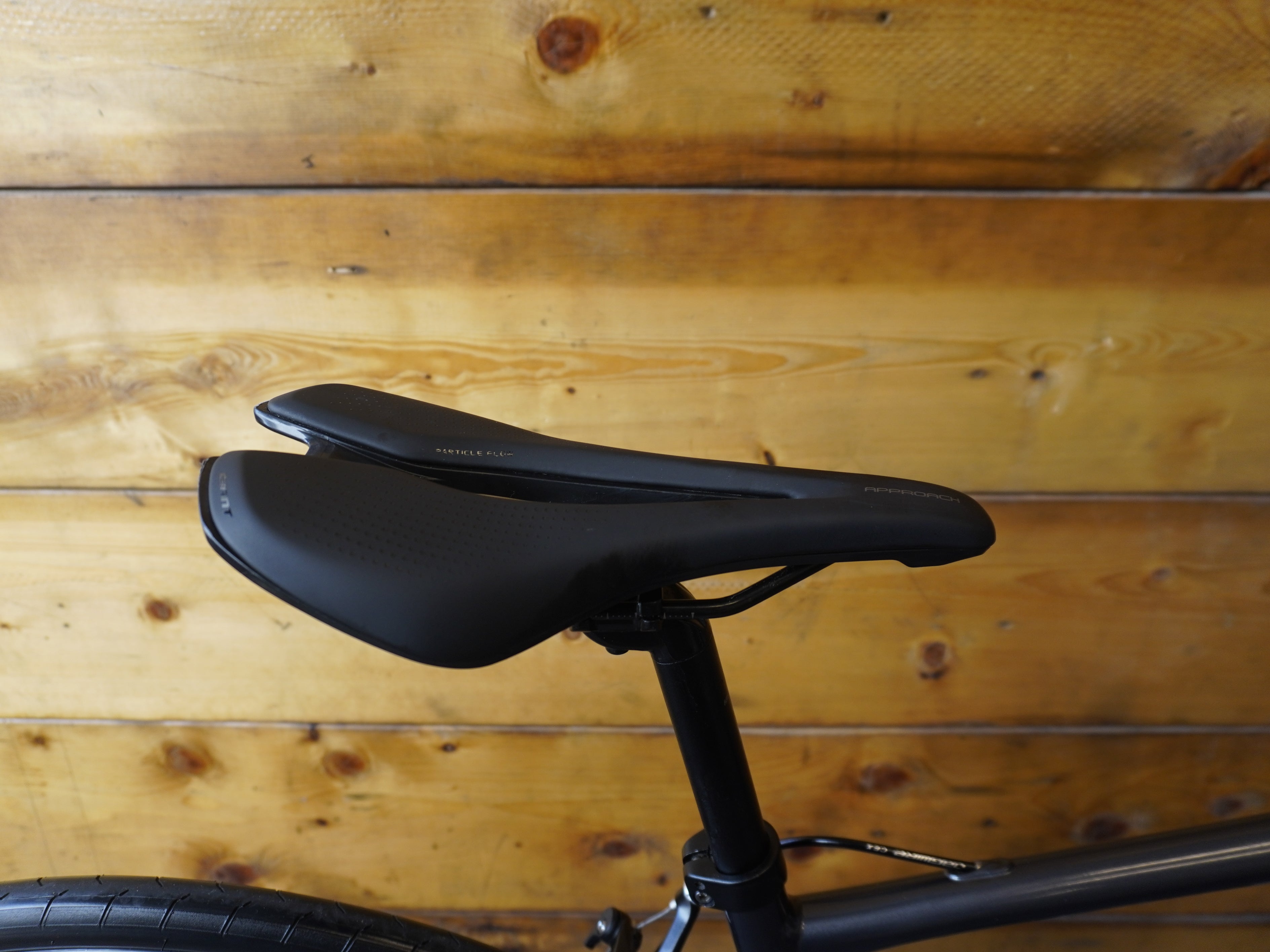 RENT Giant Contend Road Bike