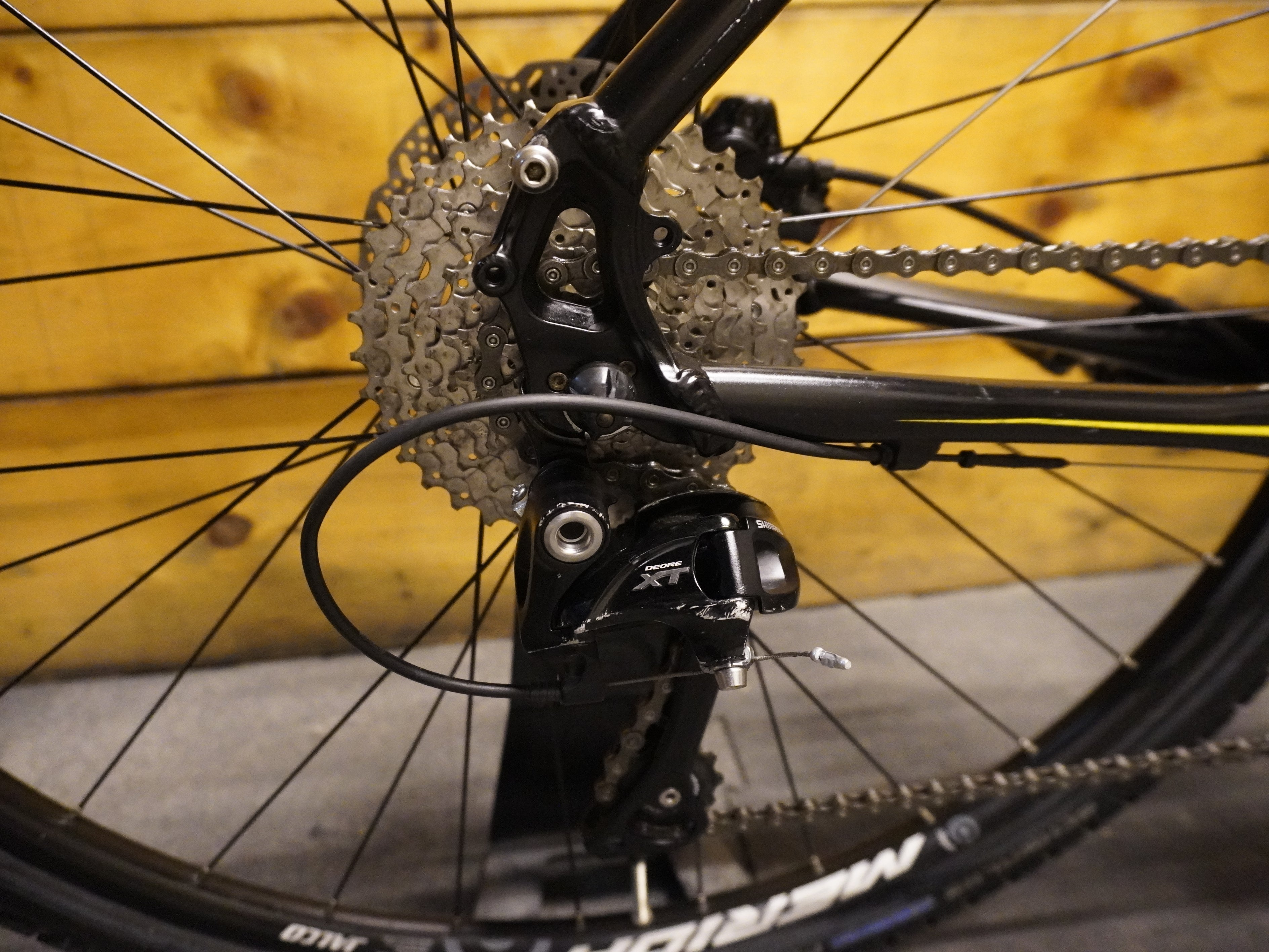 RENT Merida Crossway 600 Hybrid Bike