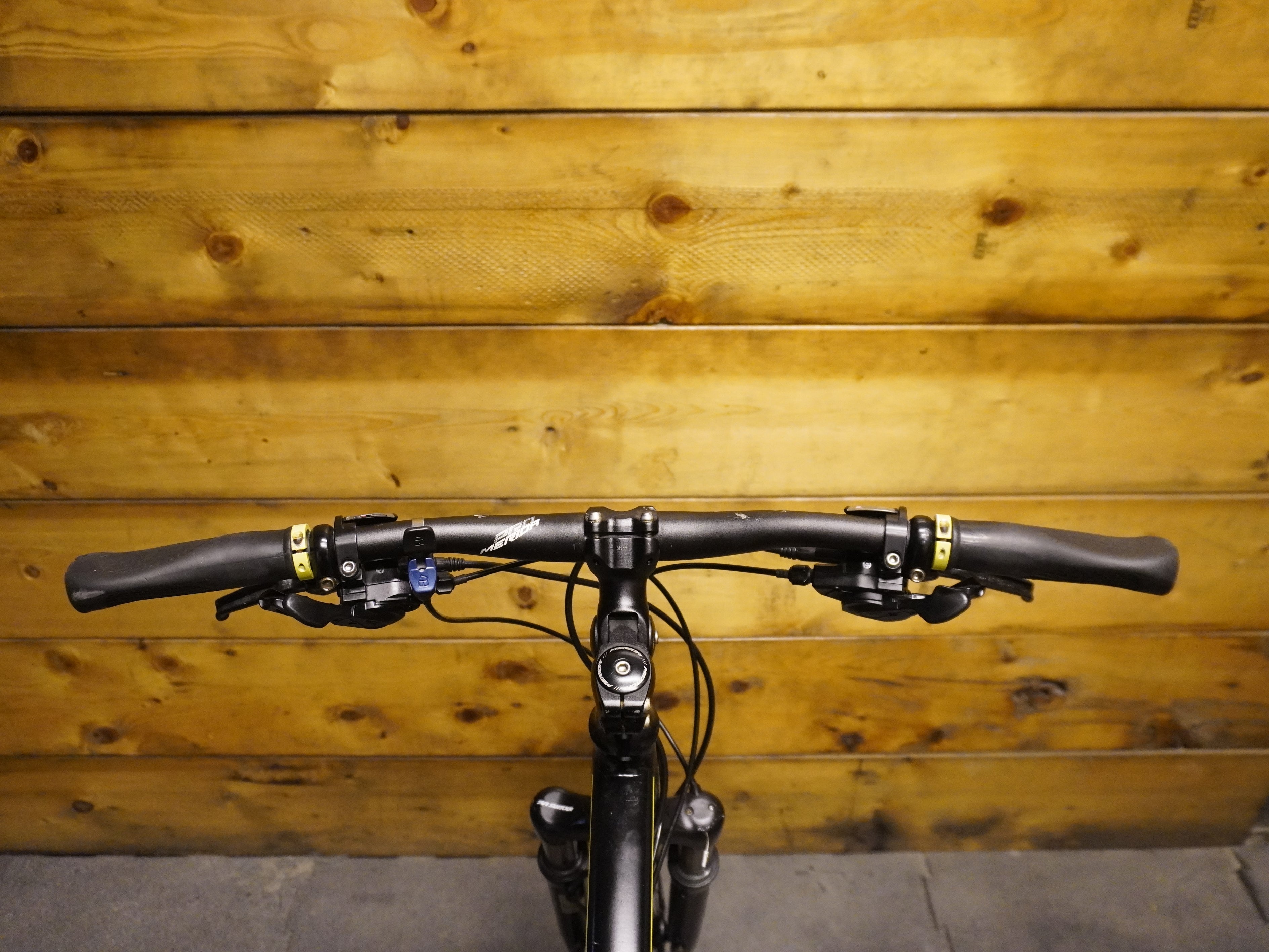 RENT Merida Crossway 600 Hybrid Bike