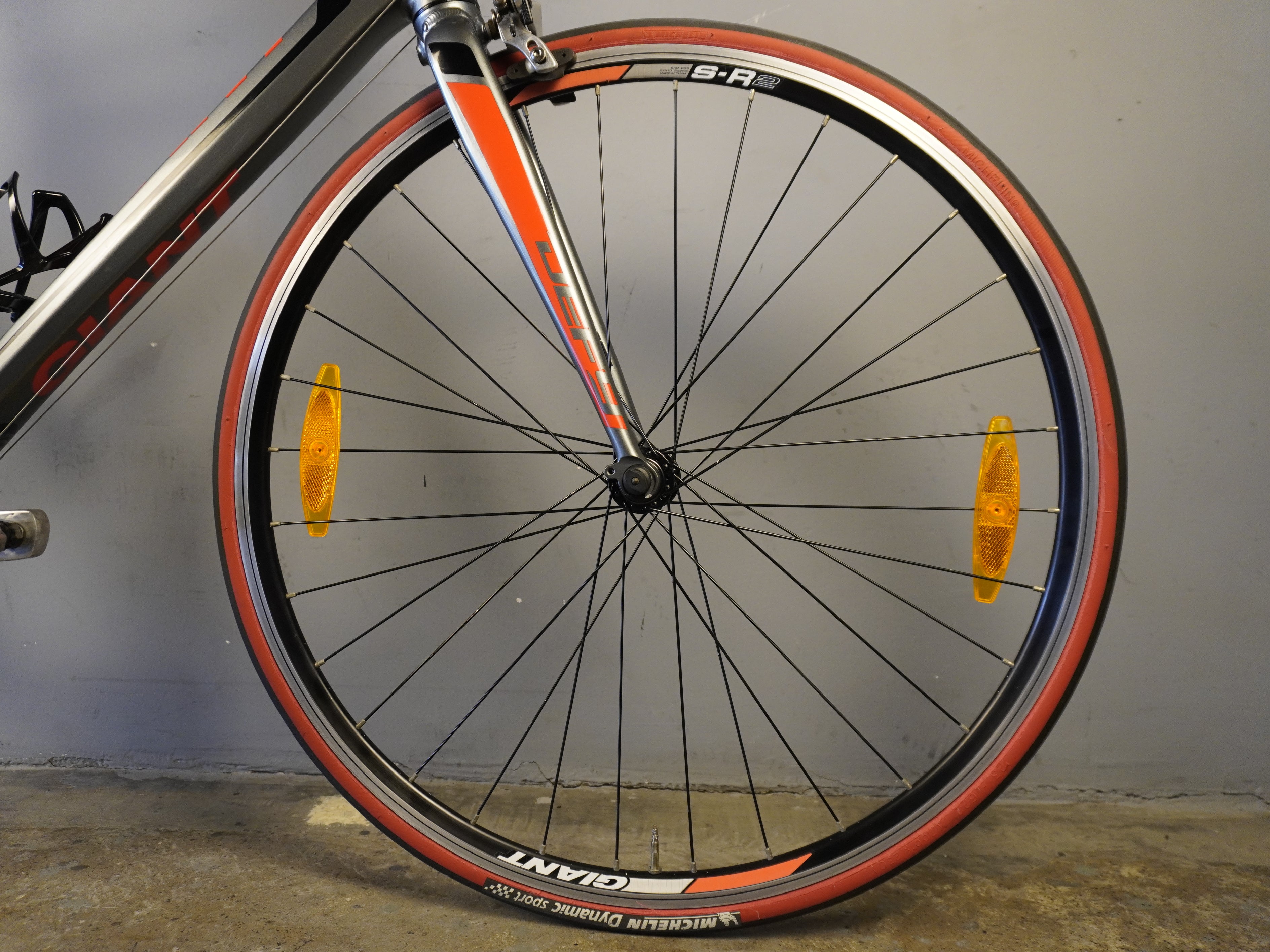 RENT Giant Defy 5 Road Bike