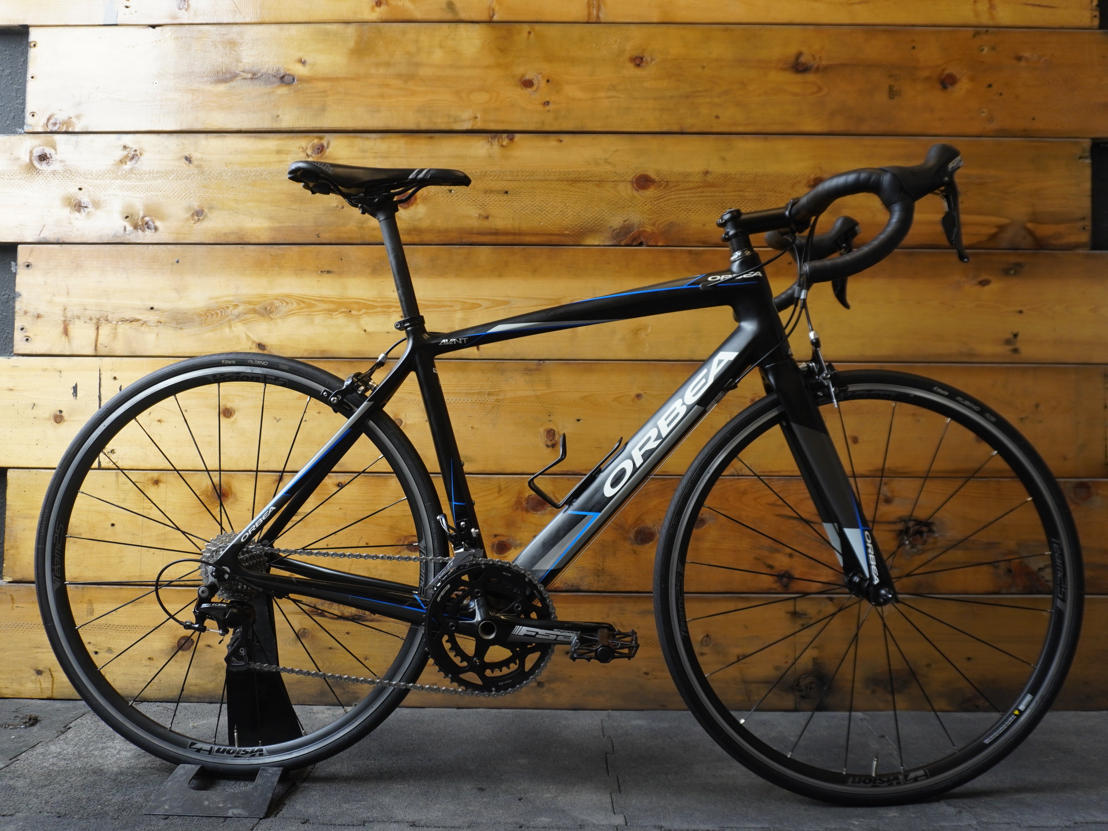 RENT Orbea Avant Road Bike