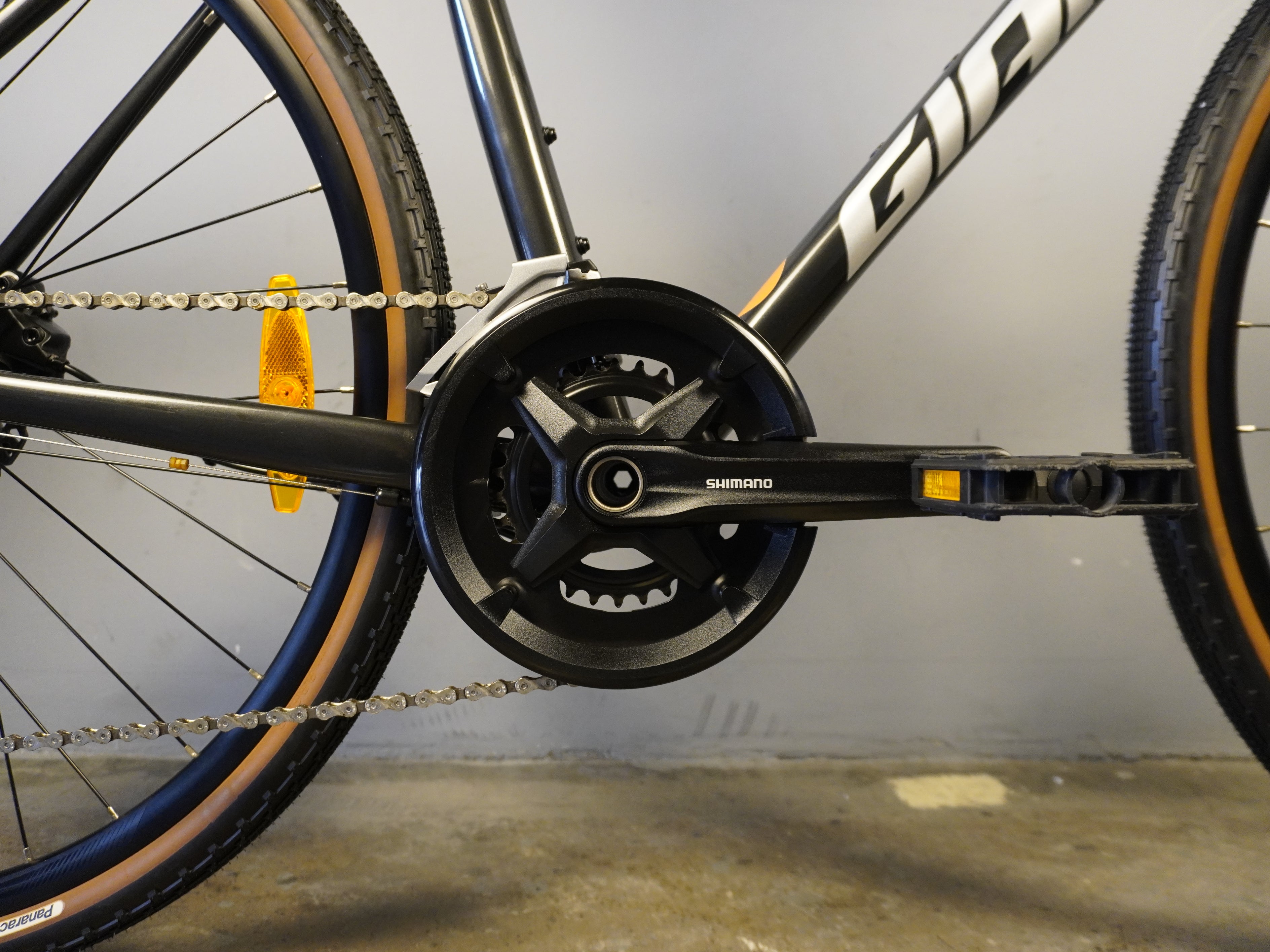 RENT Giant Escape 1 Hybrid Bike