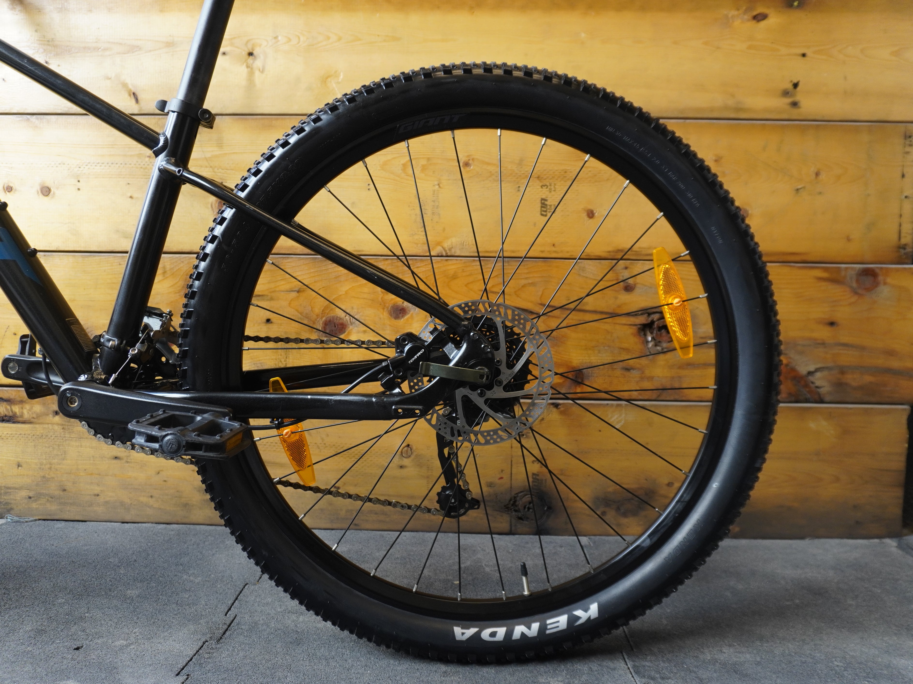 RENT Giant Talon 1 Mountain Bike