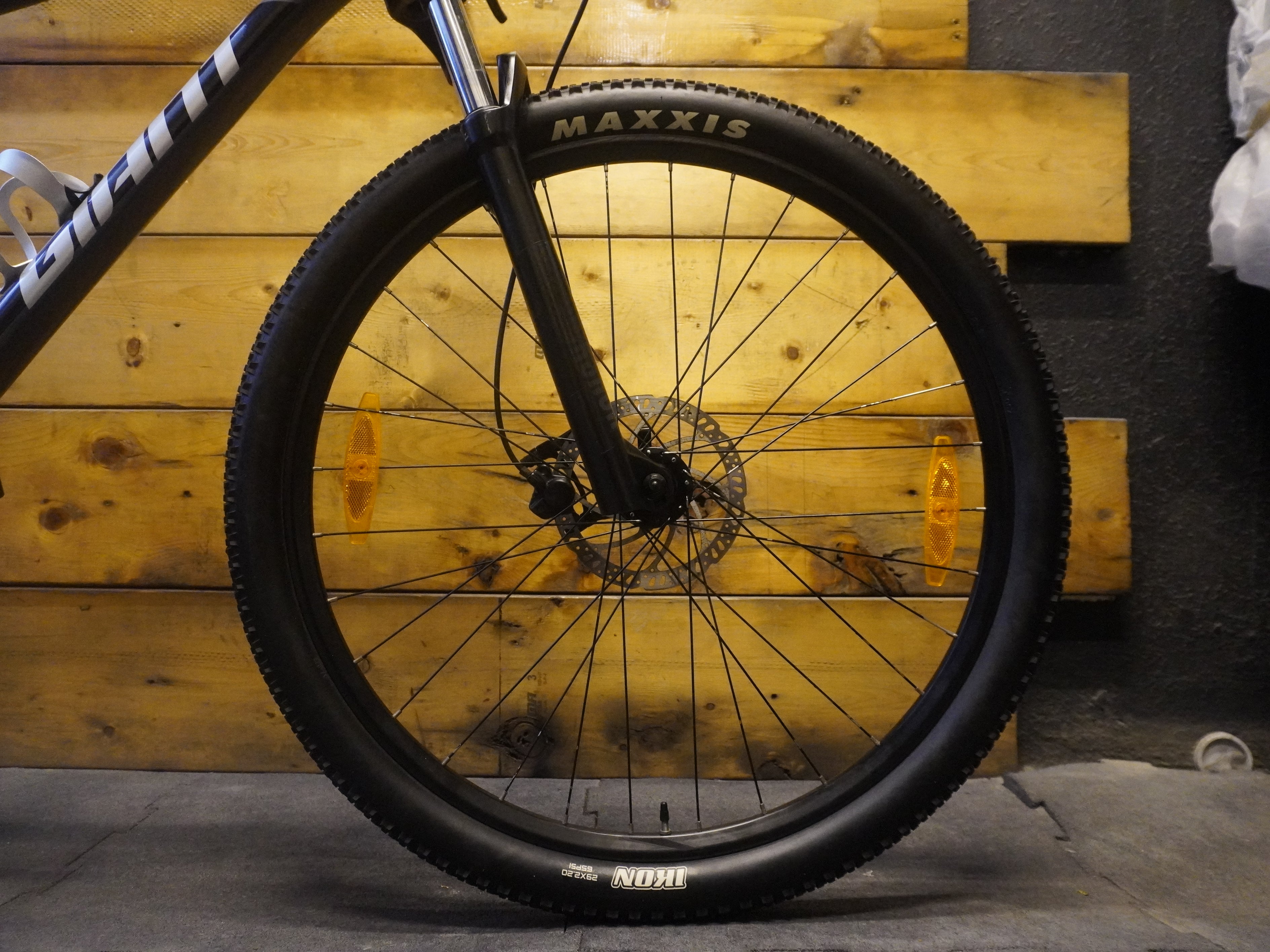 RENT Giant Talon 2 Mountain Bike