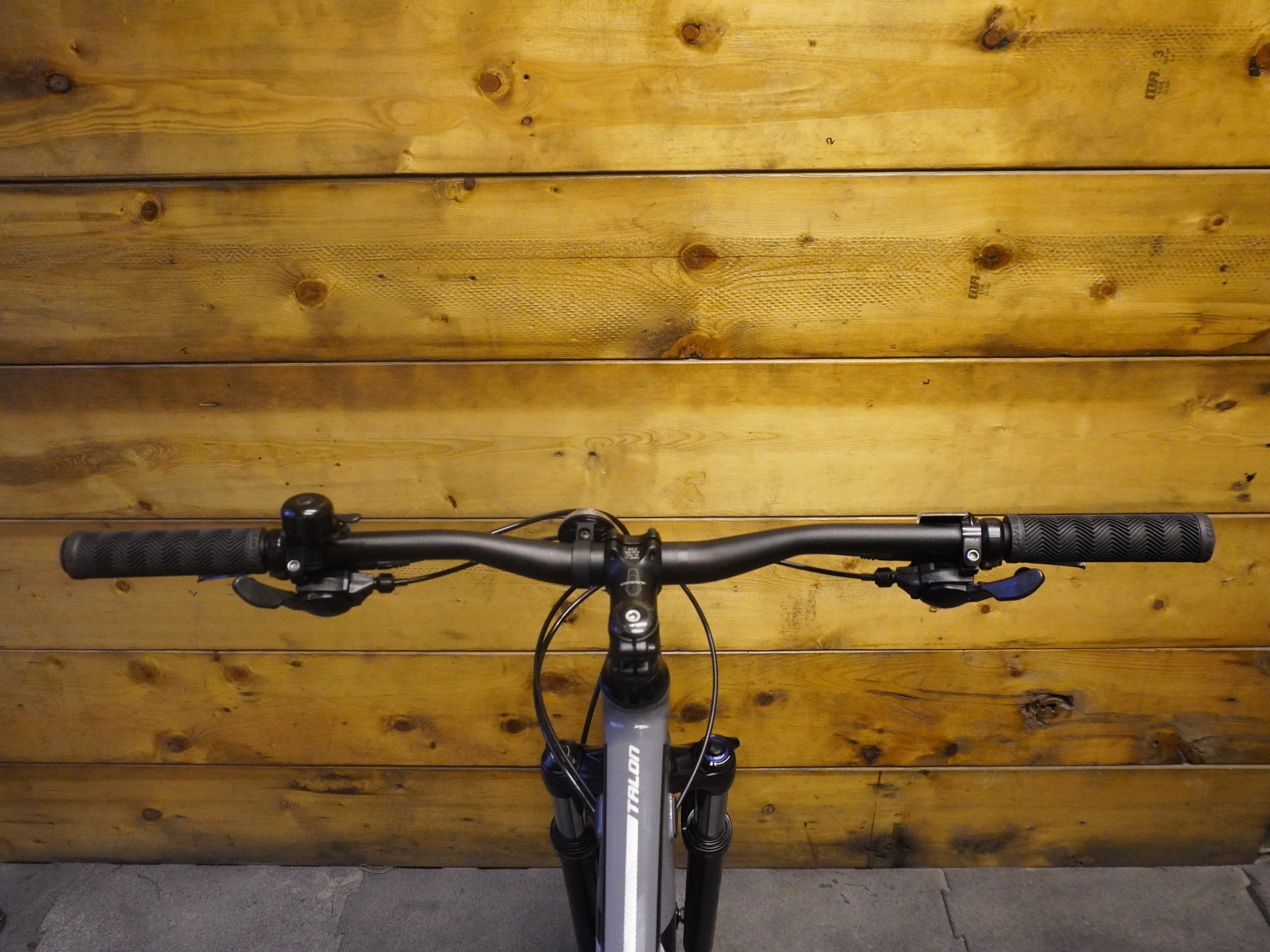 RENT Giant Talon 2 Mountain Bike