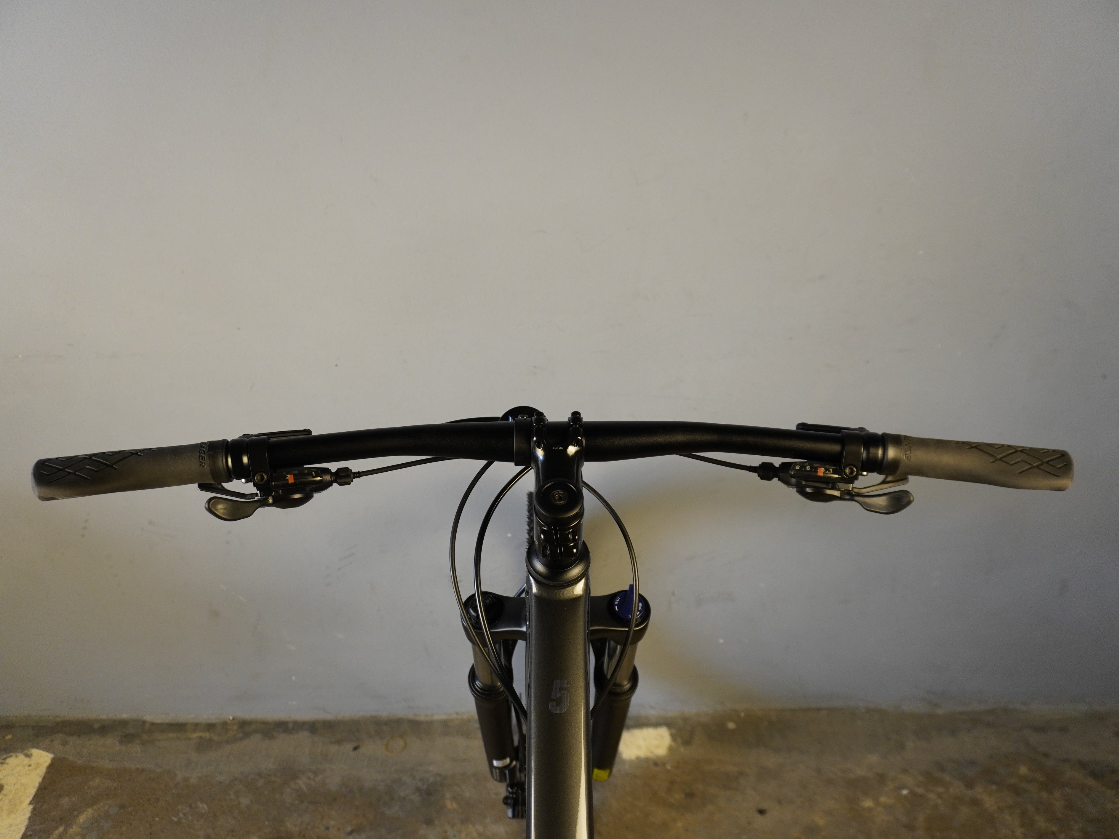 Trek Marlin 5 Gen 2 Mountain Bike