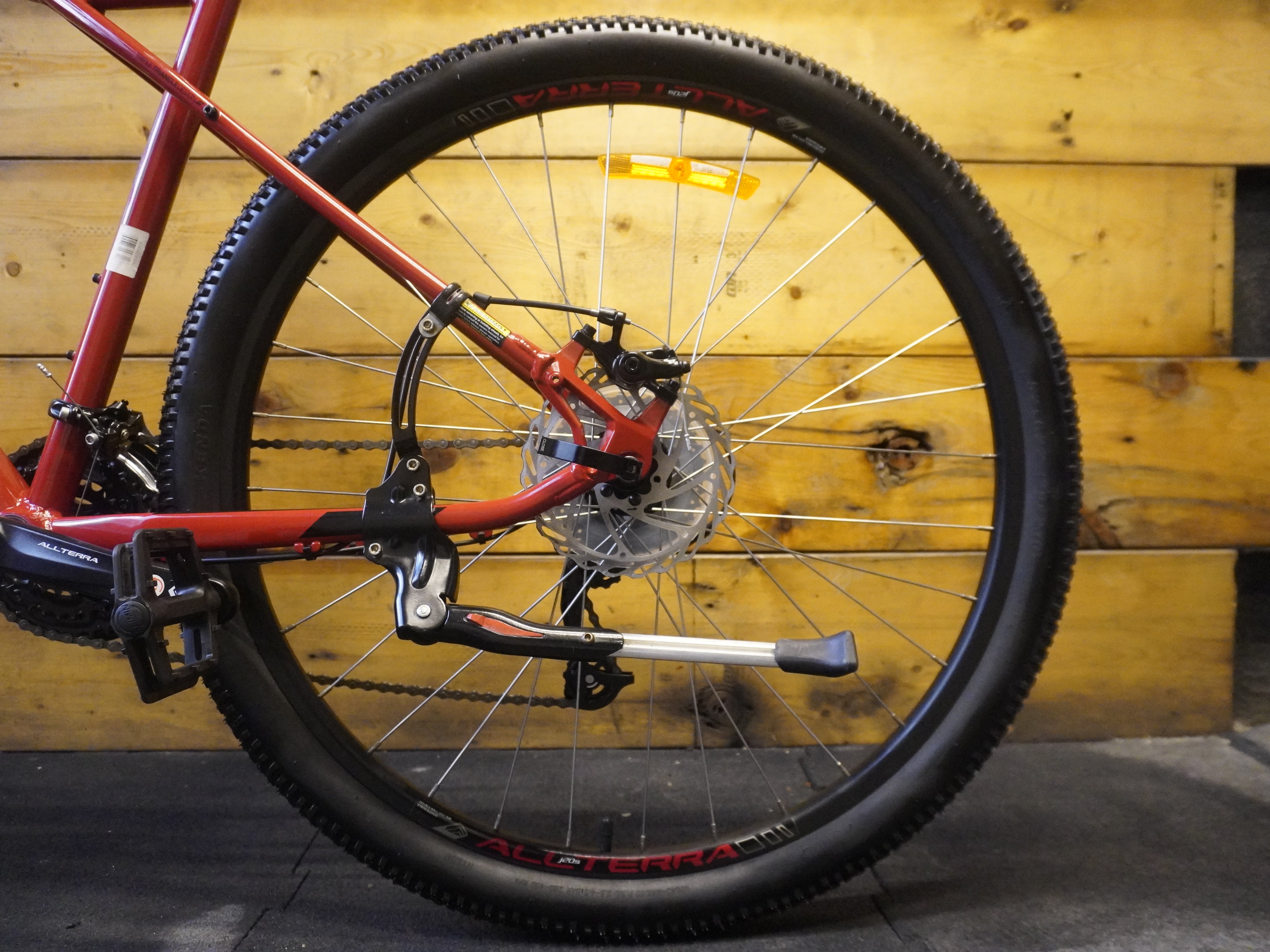 RENT GT Agressor Sport 9R Mountain Bike