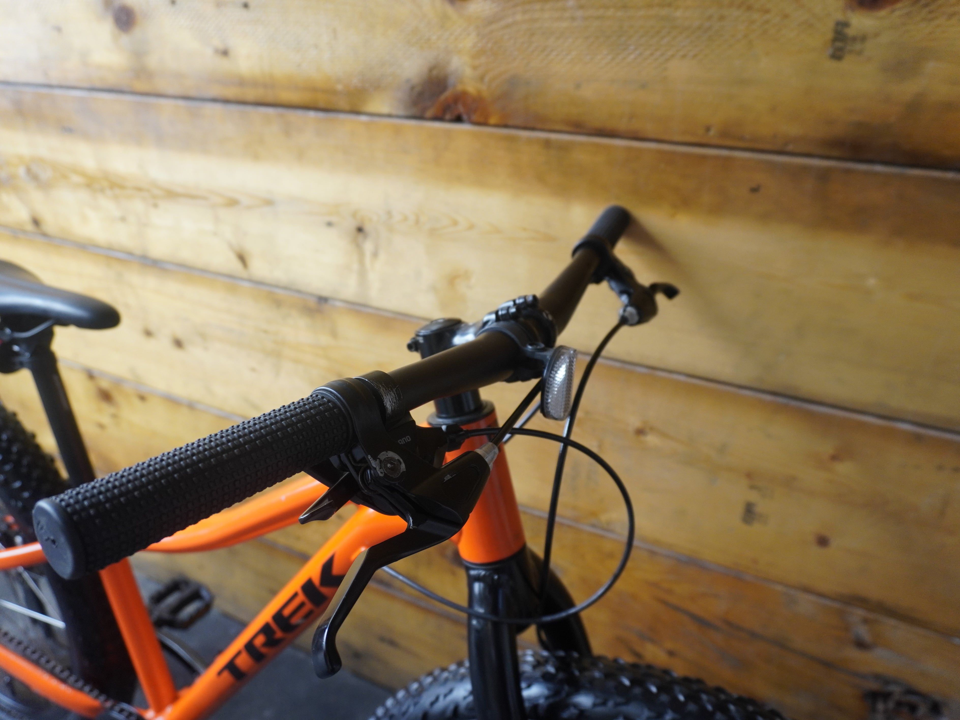 RENT Trek Roscoe 24 kids Bike