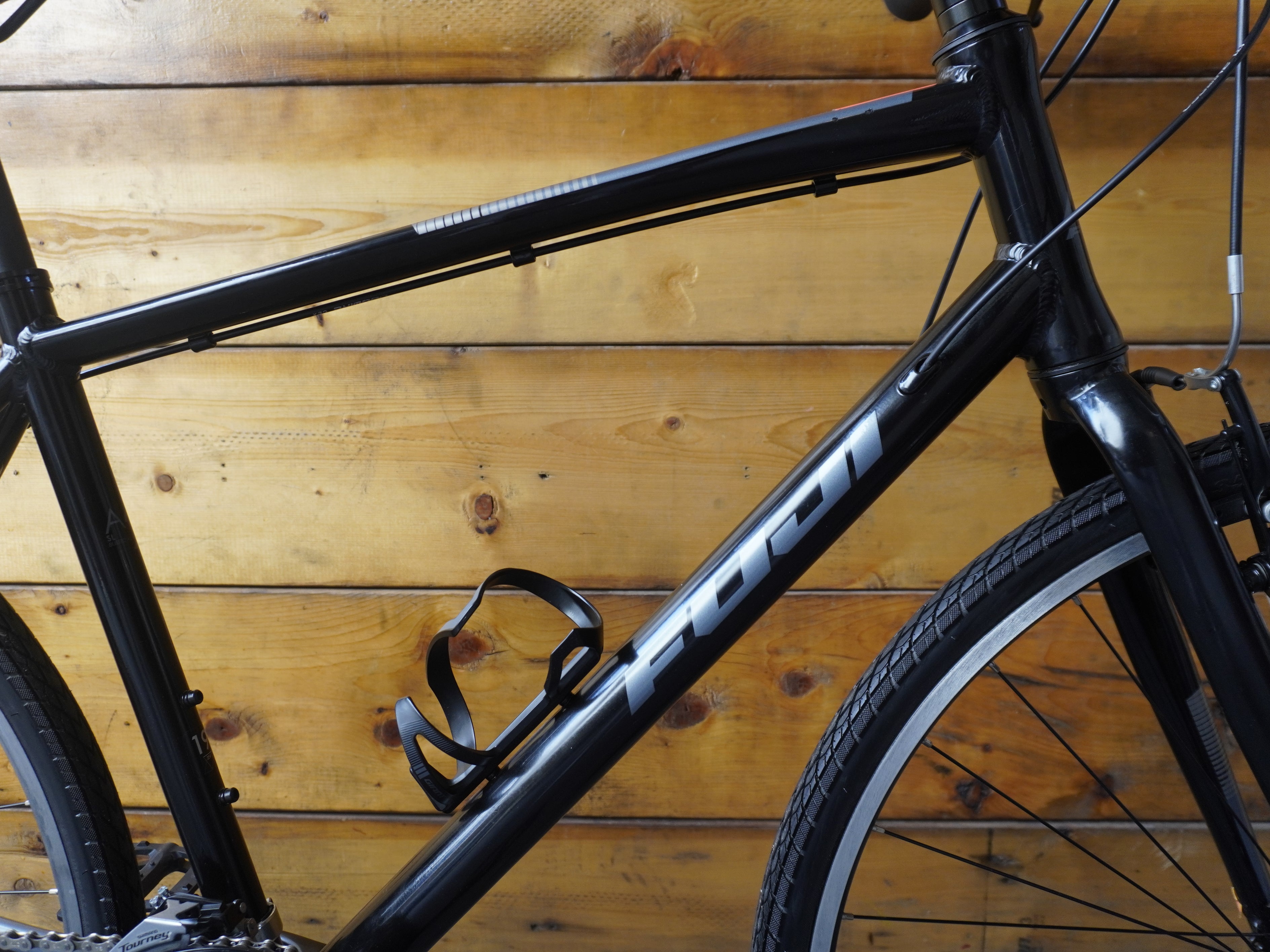RENT Fuji Absolute 2.1 Hybrid Bike