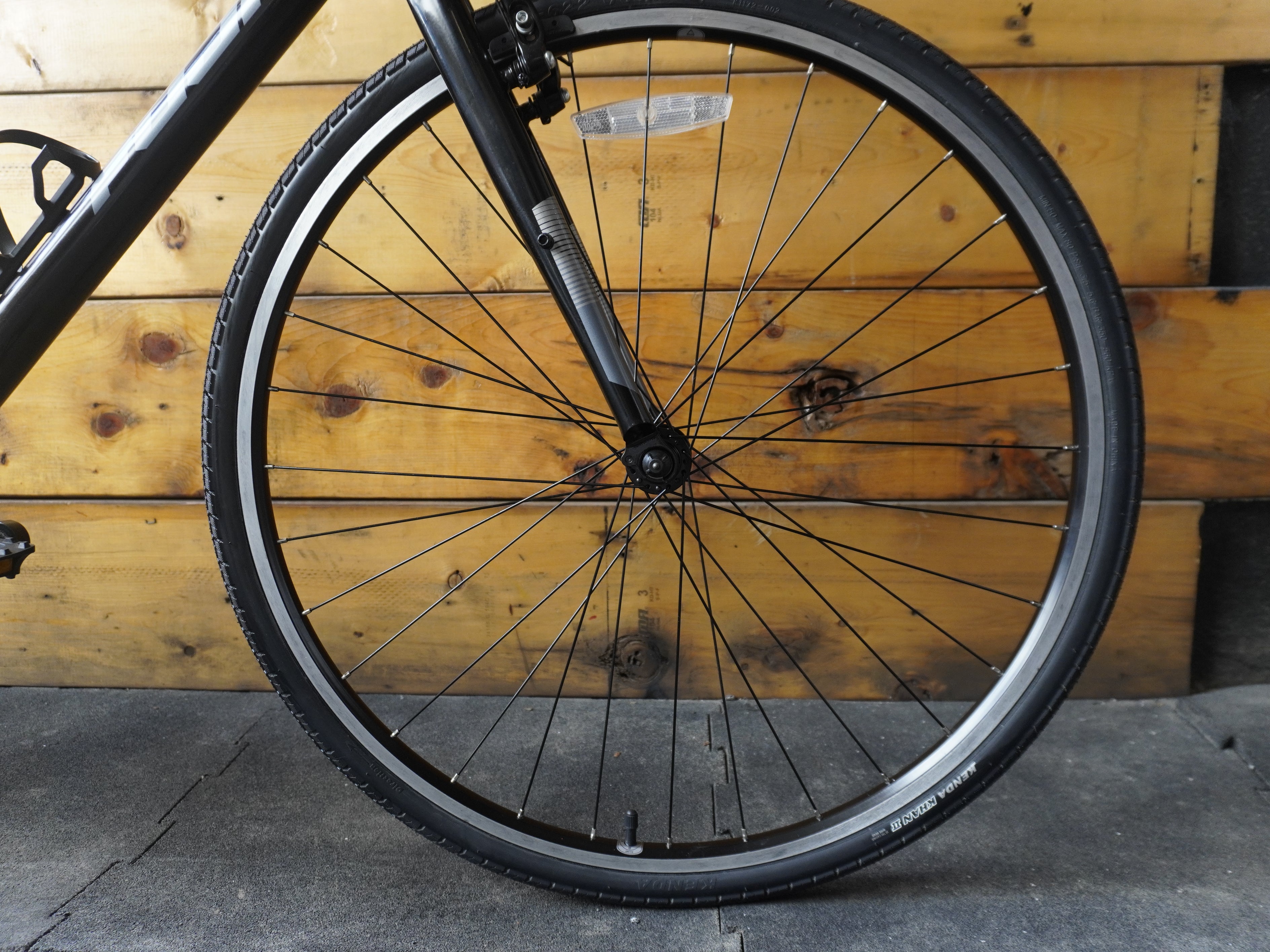 RENT Fuji Absolute 2.1 Hybrid Bike
