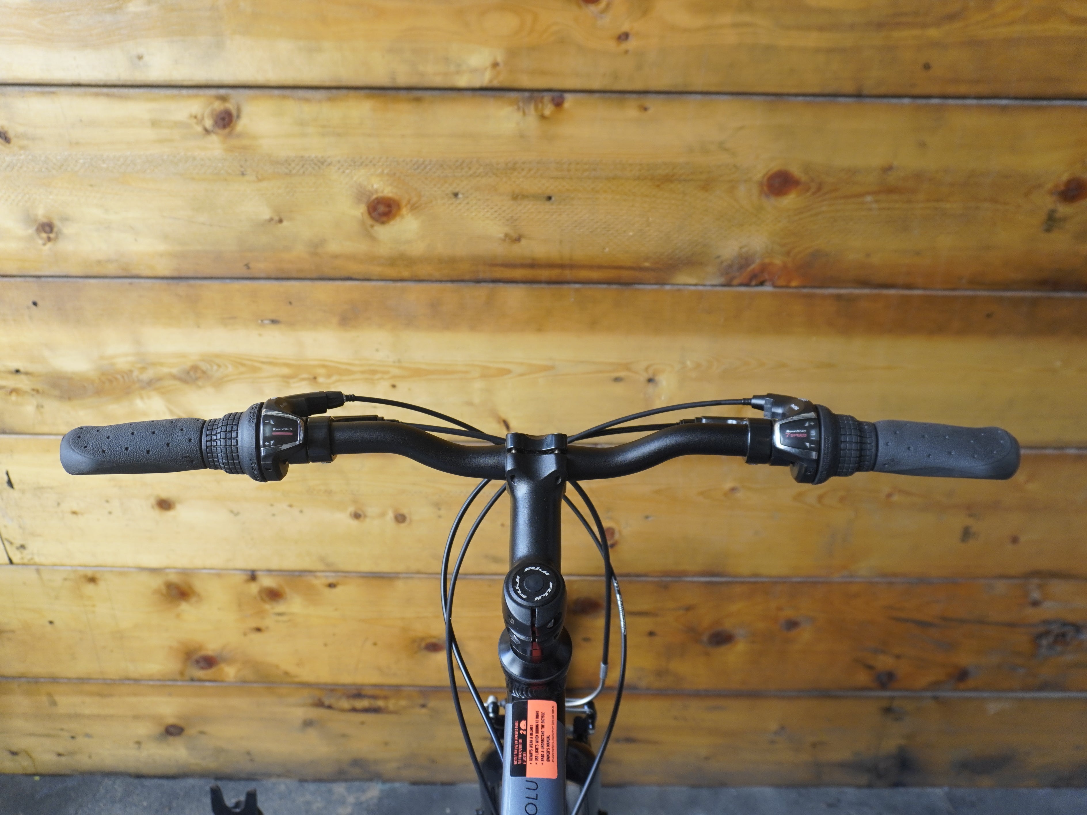 RENT Fuji Absolute 2.1 Hybrid Bike