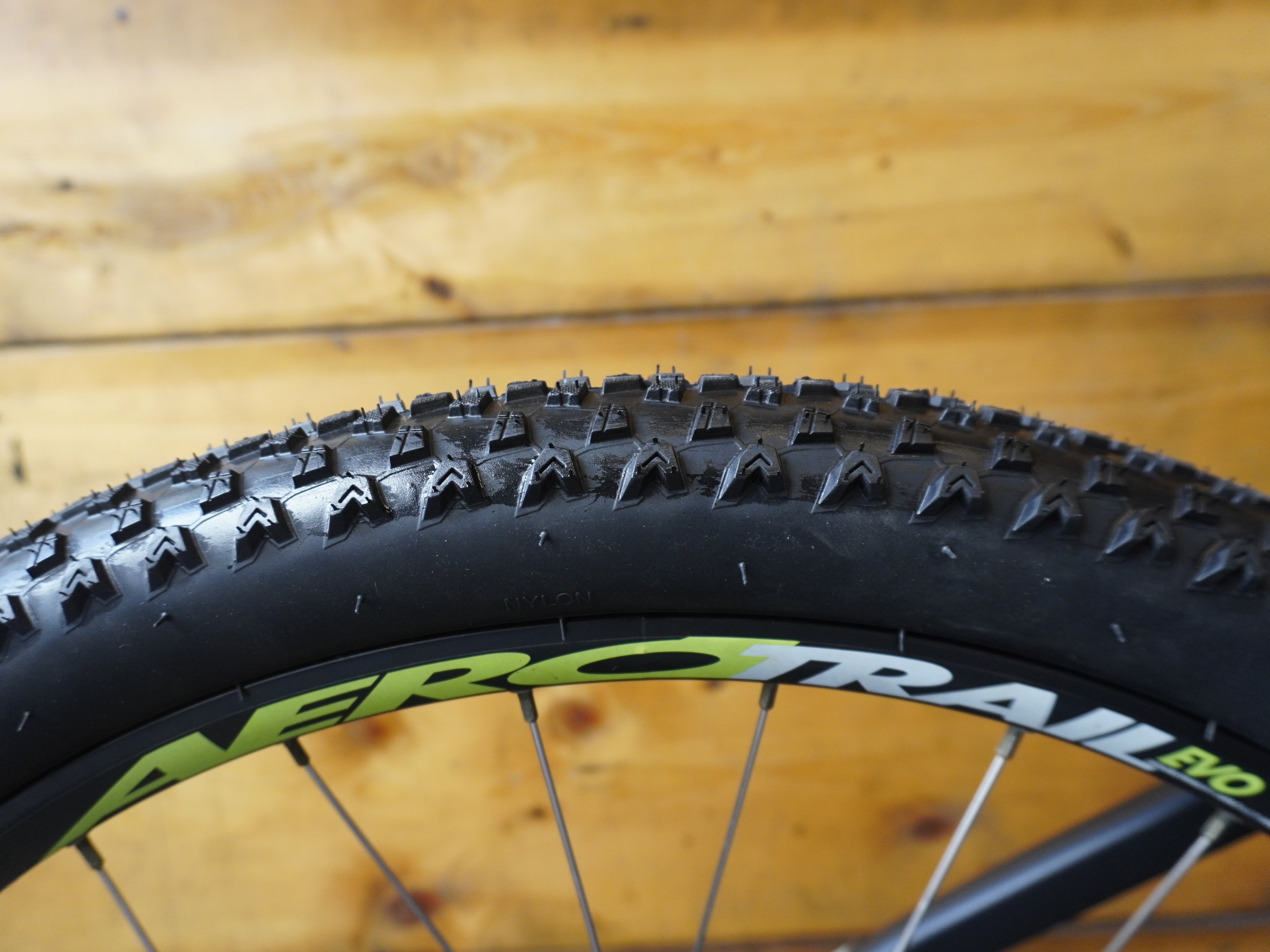 B'twin Rockrider 520 Mountain Bike