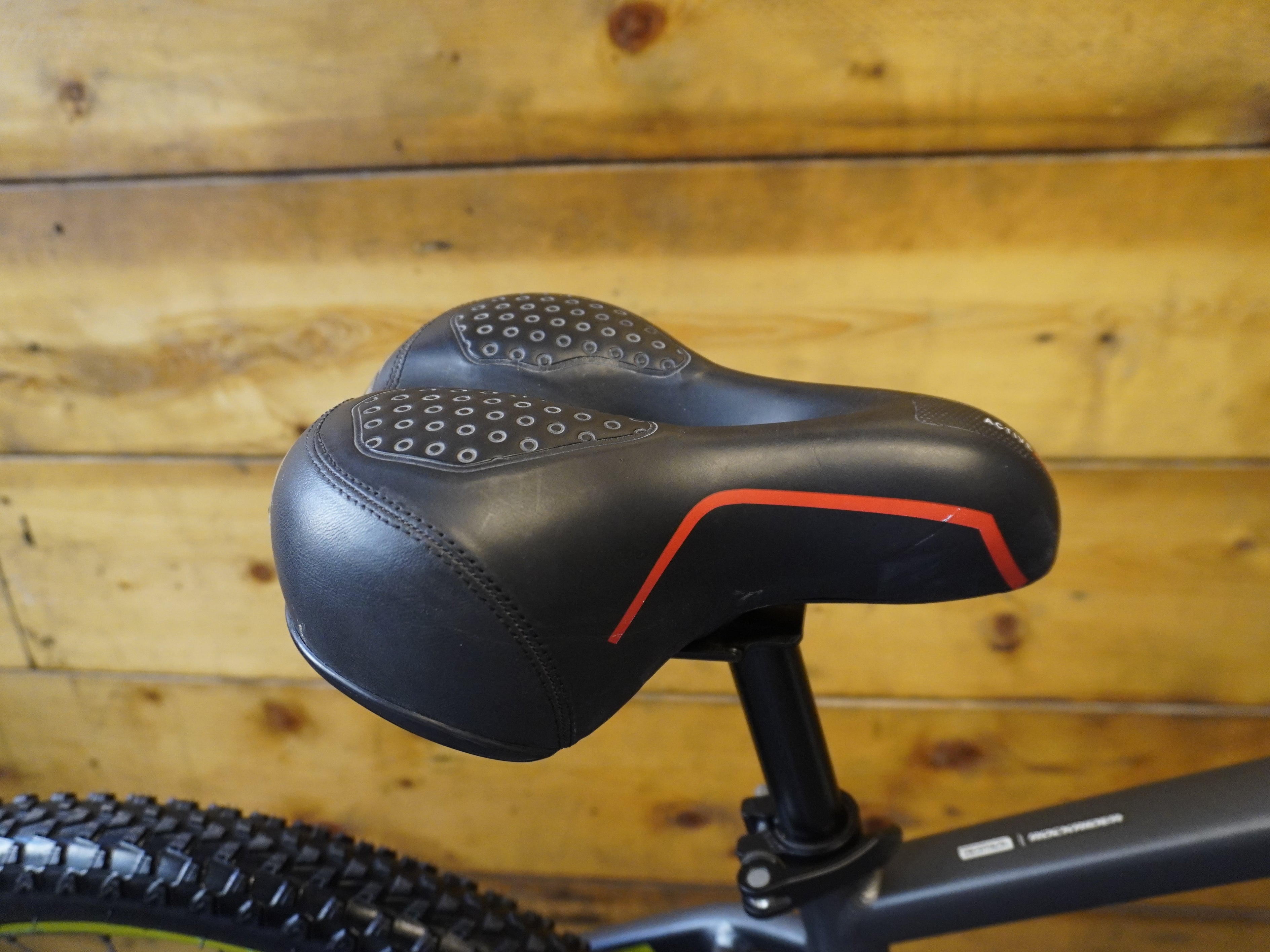 RENT Rockrider ST-520 Sport Trail Mountain Bike