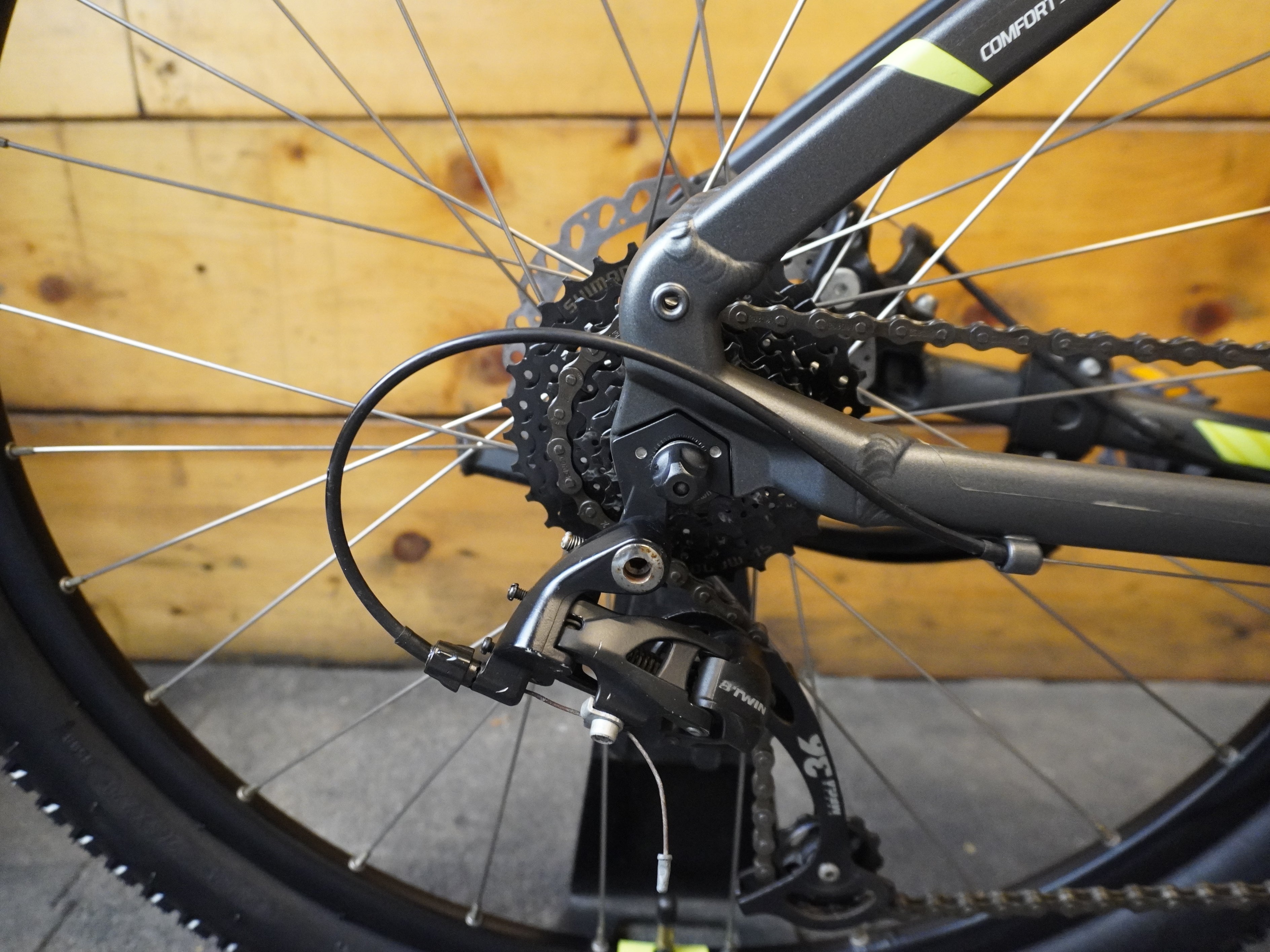 RENT Rockrider ST-520 Sport Trail Mountain Bike