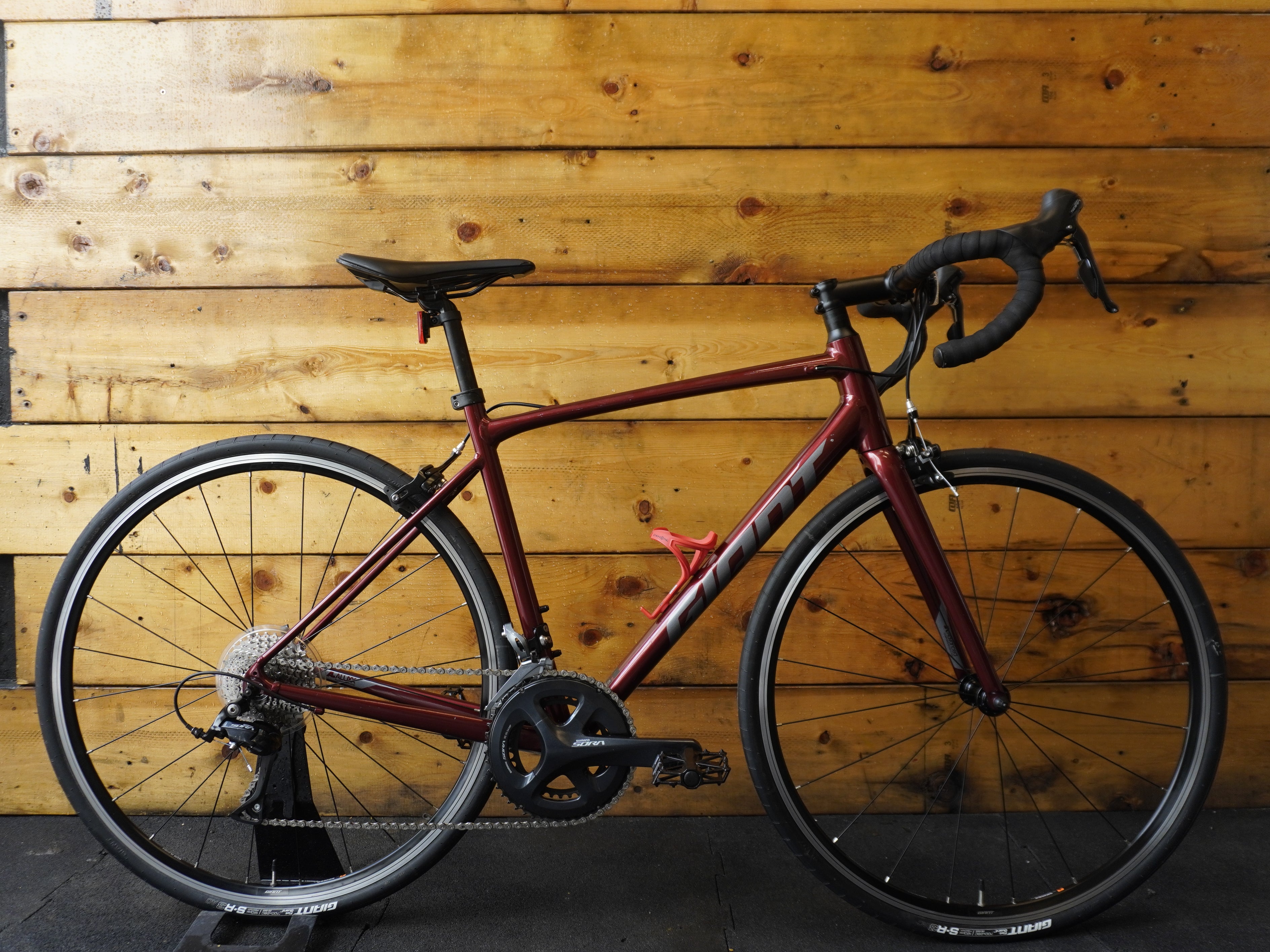 RENT Giant Content 1 Road Bike