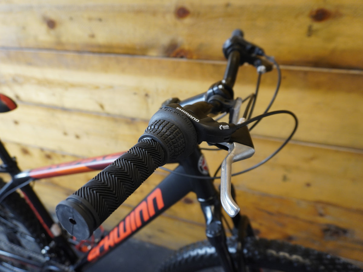 Schwinn Breaker 27.5 Mountain Bike