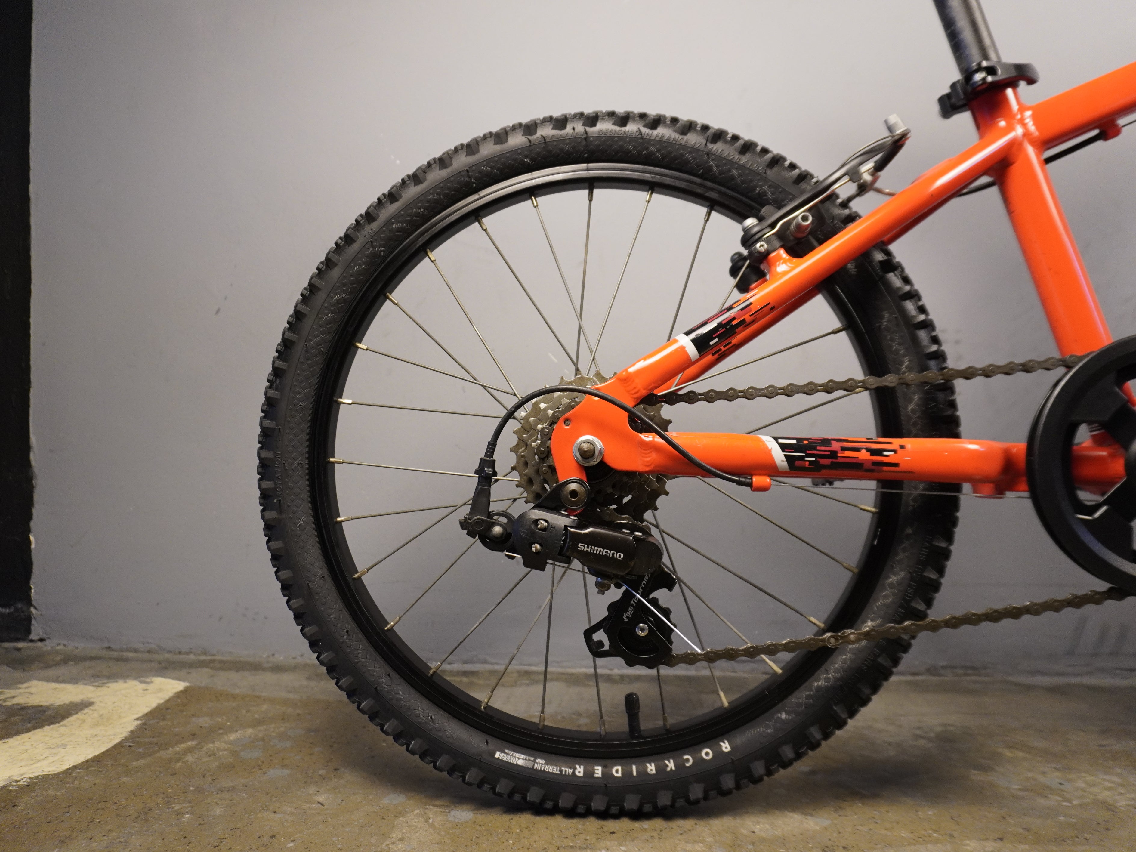 RENT B'twin Rockrider ST-900 Kids Bike