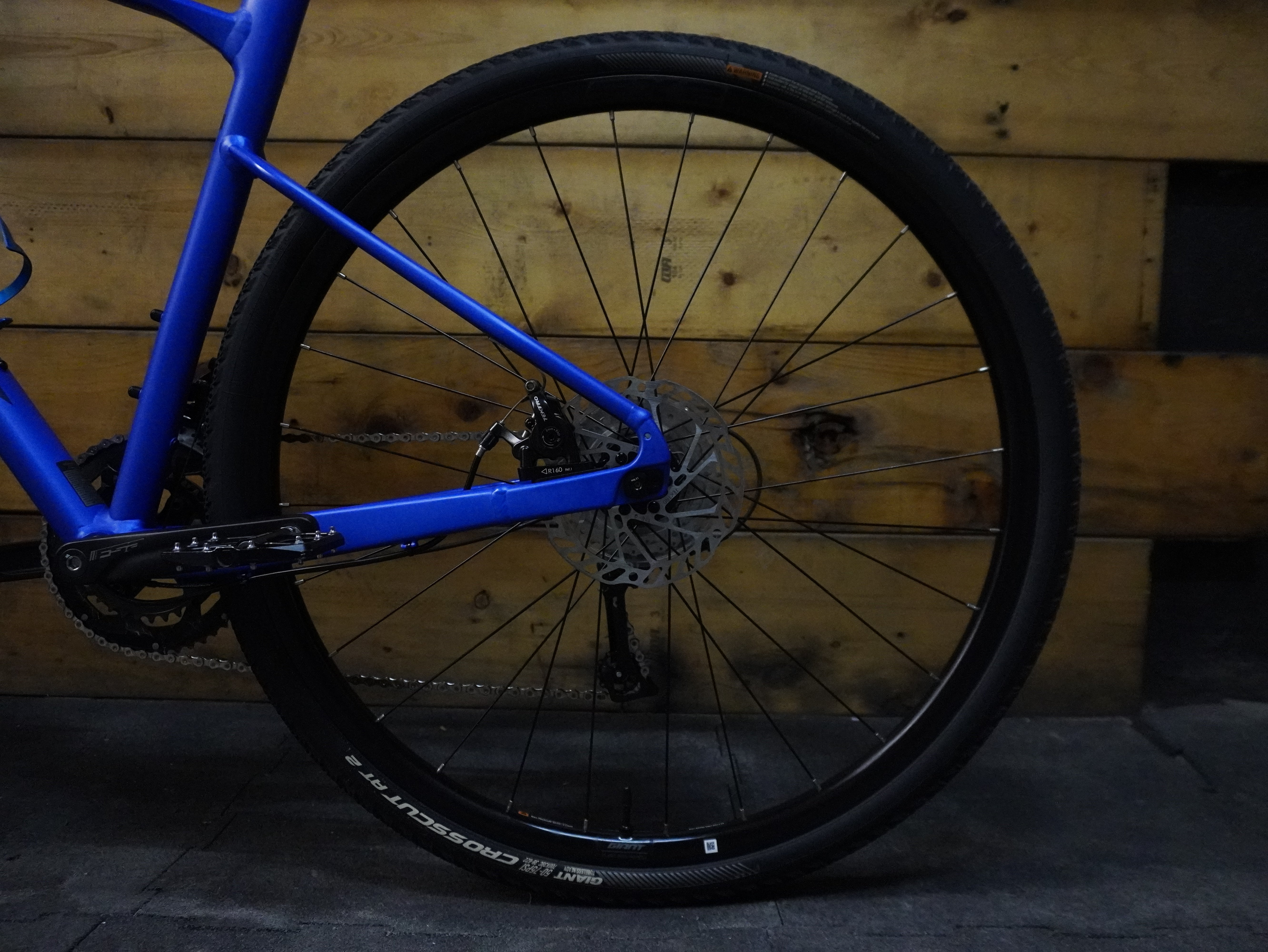 RENT Giant Revolt 2 Gravel Bike