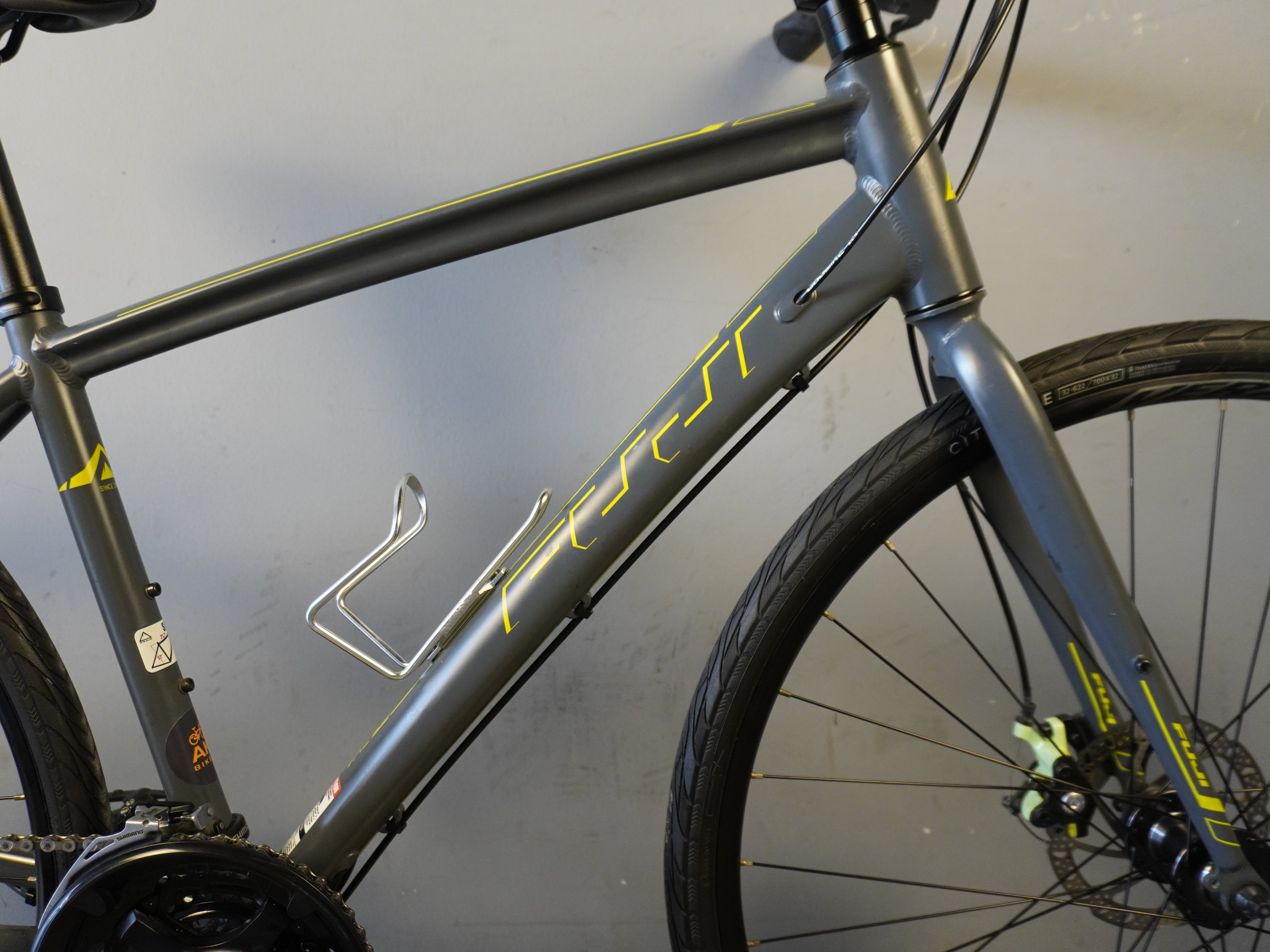 Fuji Absolute 1.9 Hybrid Bike