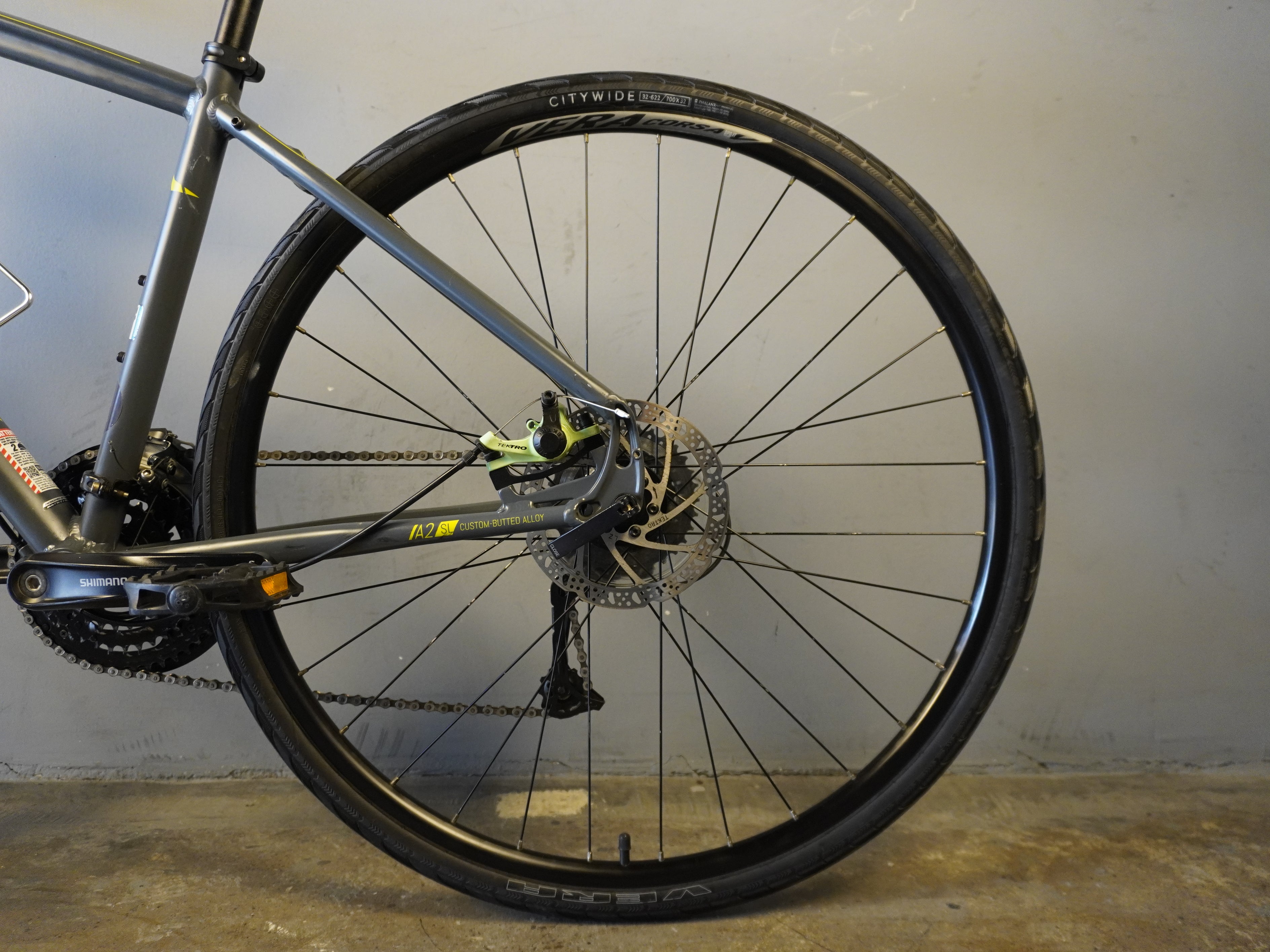 Fuji Absolute 1.9 Hybrid Bike