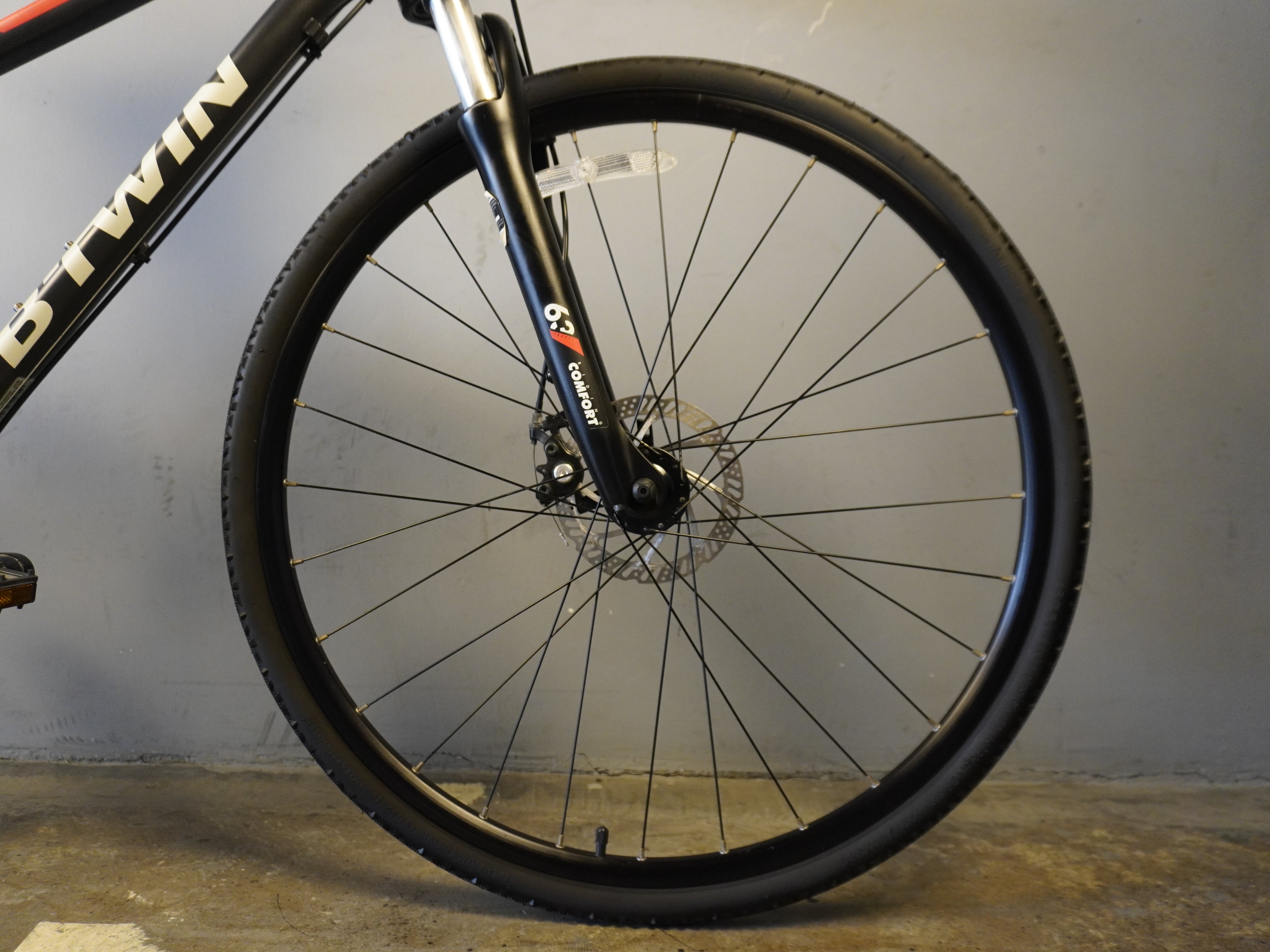 B'twin Riverside 500 Mountain Bike