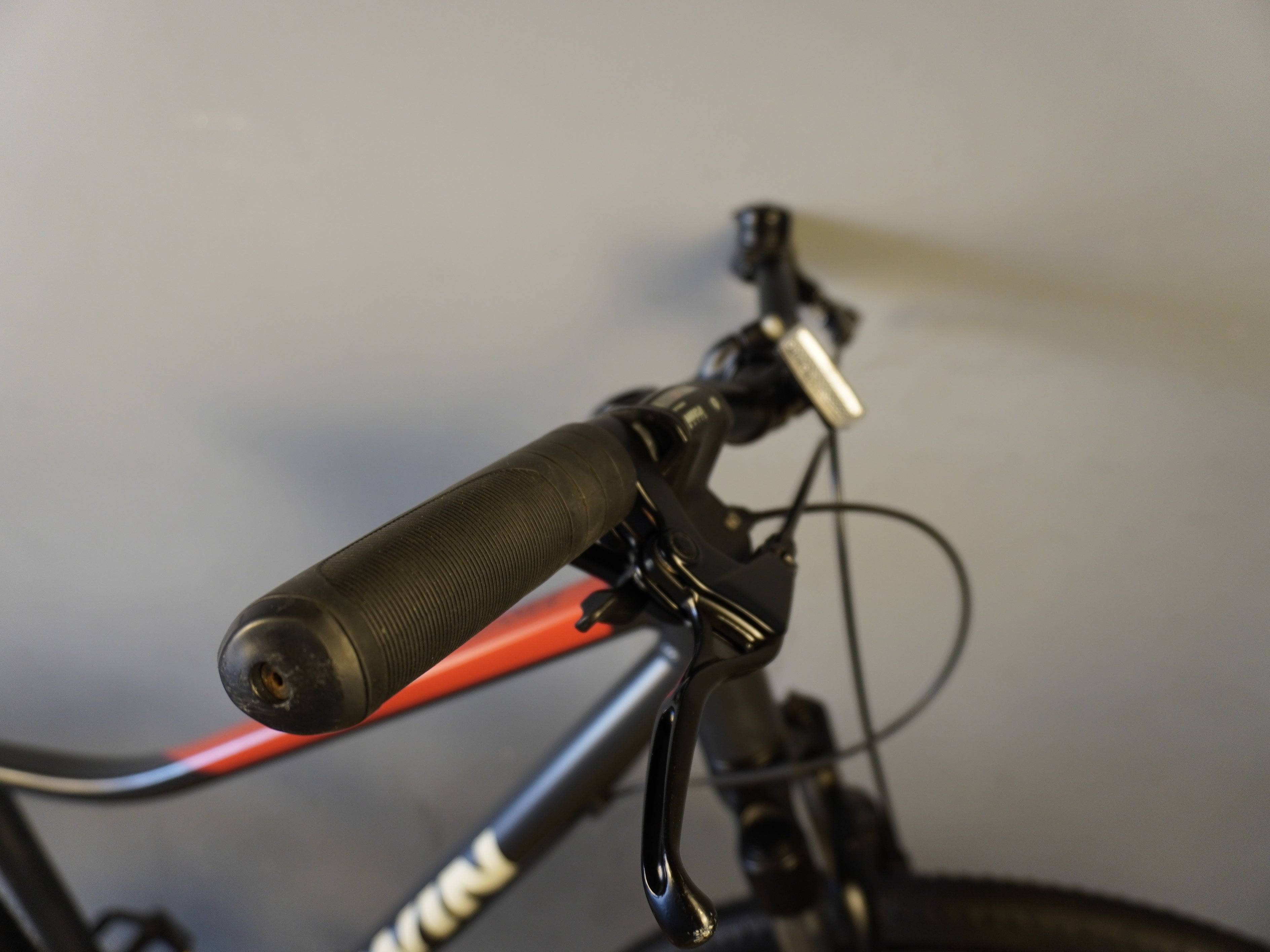 B'twin Riverside 500 Mountain Bike